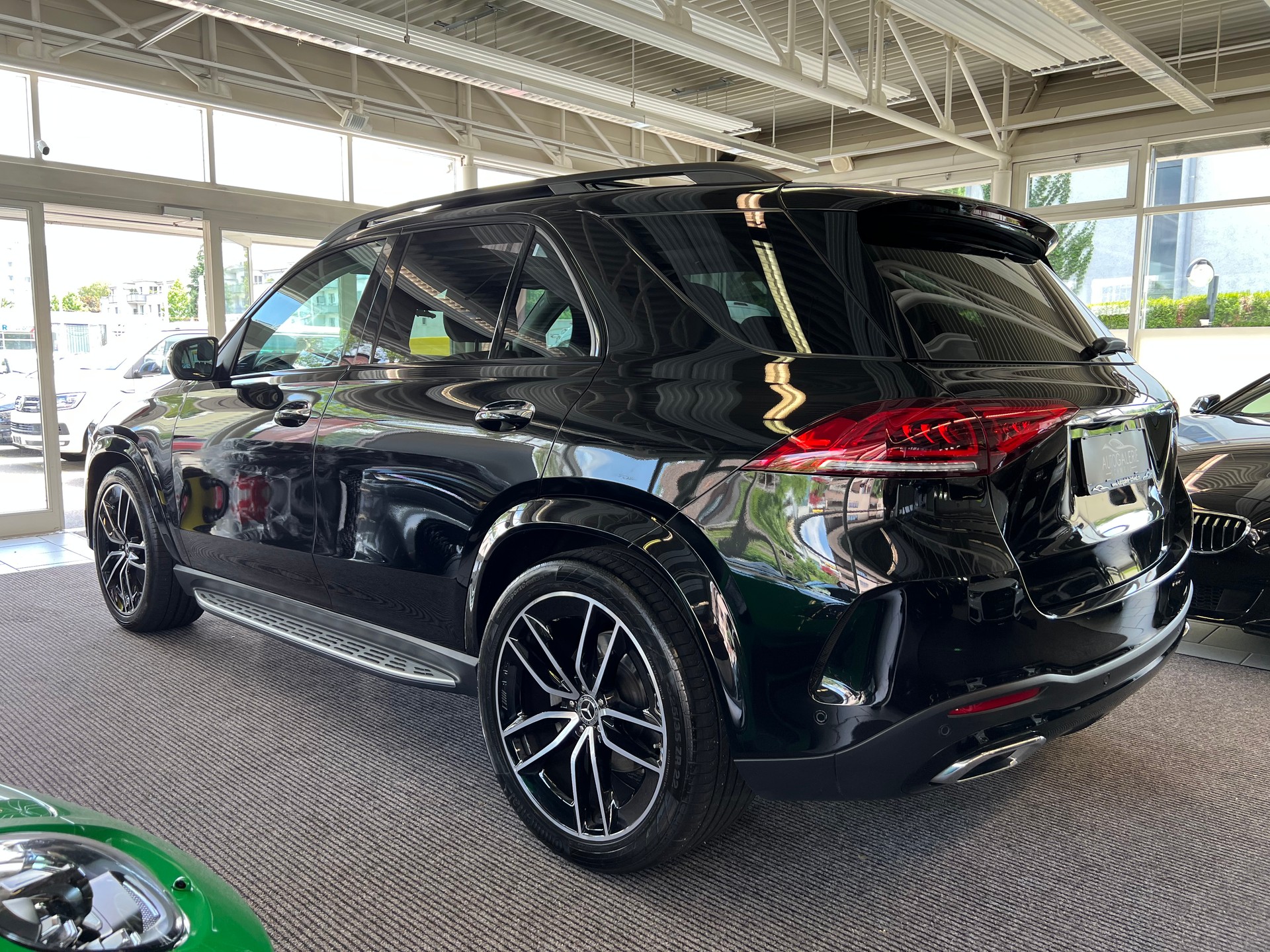 MERCEDES-BENZ GLE 450 4Matic AMG Line 9G-Tronic | CH | 7 Sitz | Airmatic | Night | Panorama | AHK |-showroom-element-3