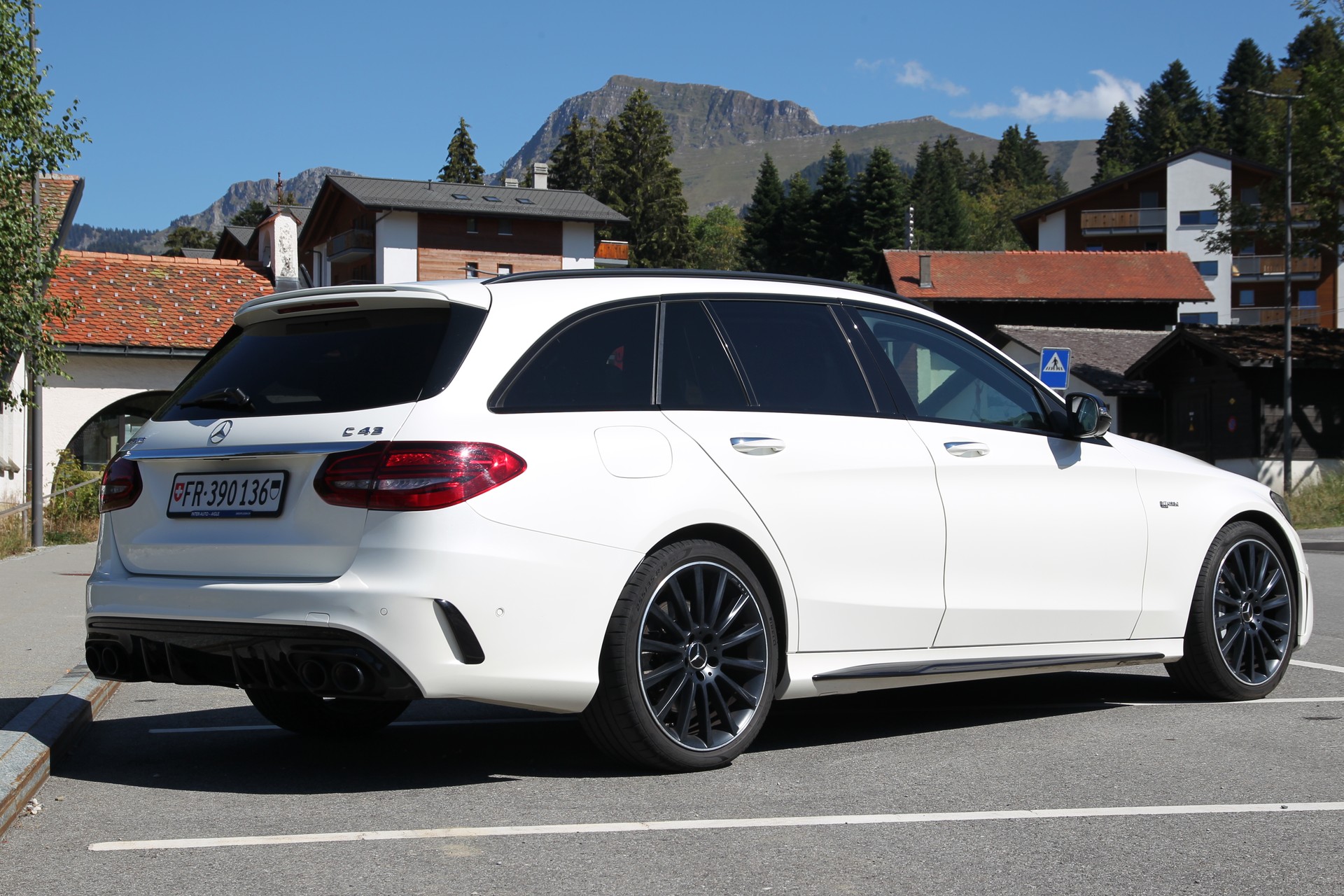 MERCEDES-BENZ C 43 AMG 4matic-image-3