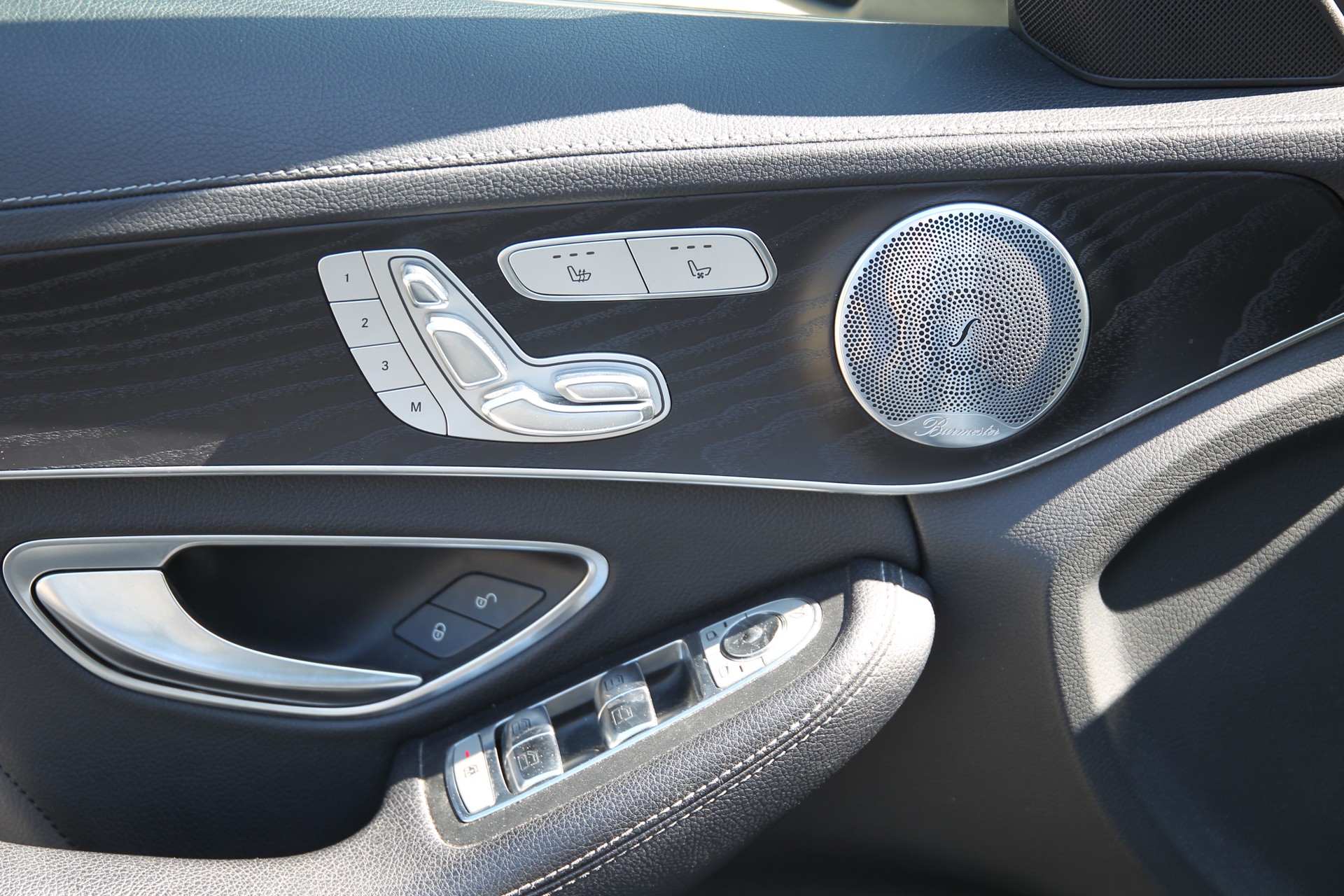 MERCEDES-BENZ C 43 AMG 4matic-image-4