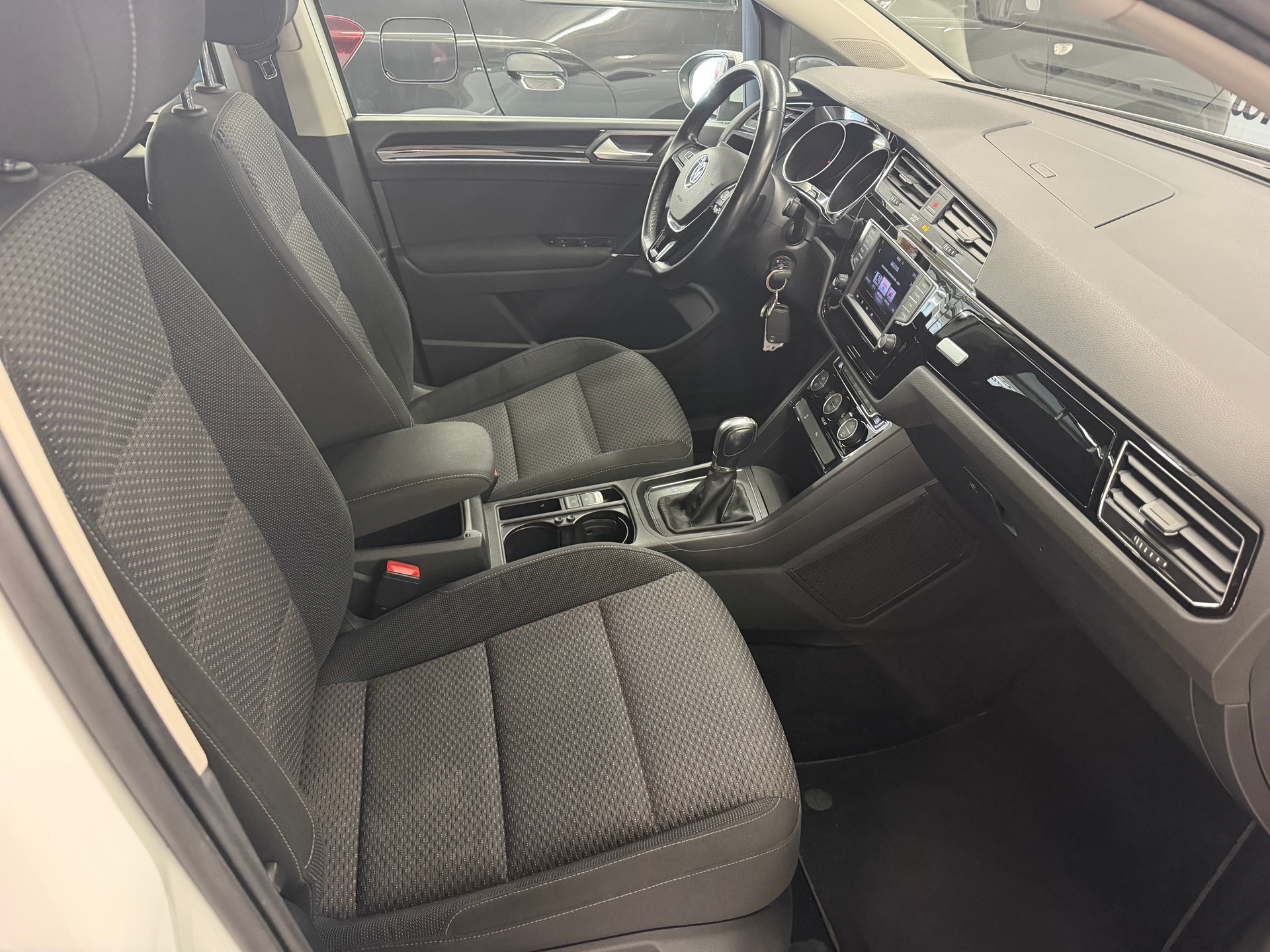 VW Touran 1.4 TSI BlueMotion Technology Highline DSG-image-10