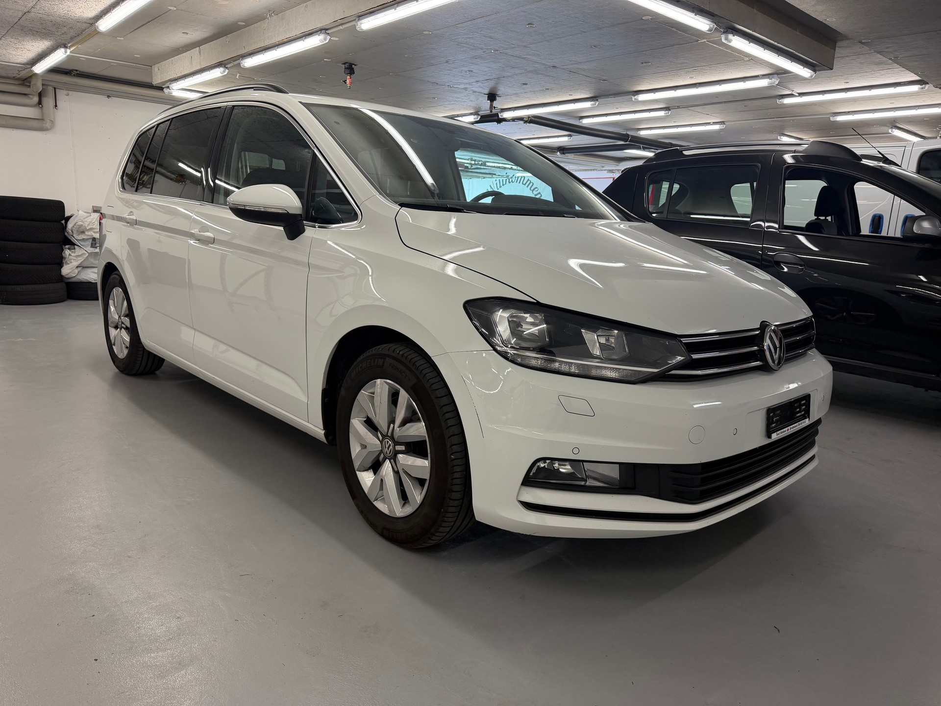 VW Touran 1.4 TSI BlueMotion Technology Highline DSG-image-1