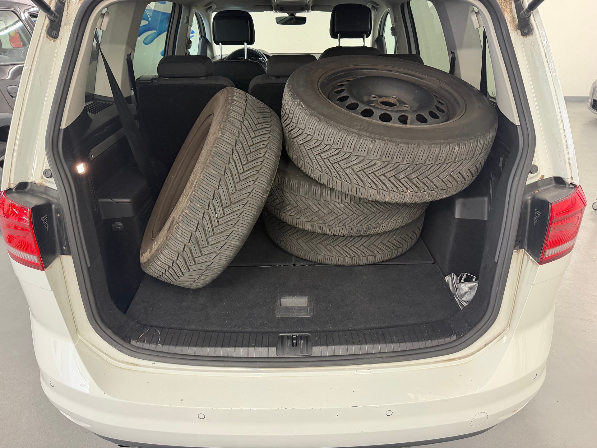 VW Touran 1.4 TSI BlueMotion Technology Highline DSG-image-11