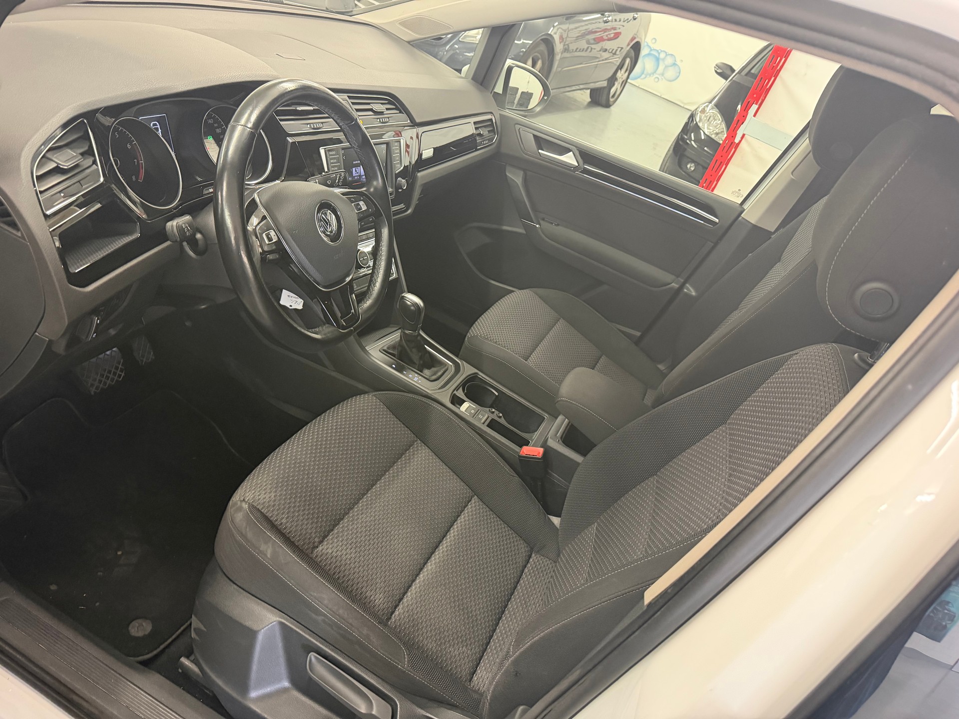 VW Touran 1.4 TSI BlueMotion Technology Highline DSG-image-6