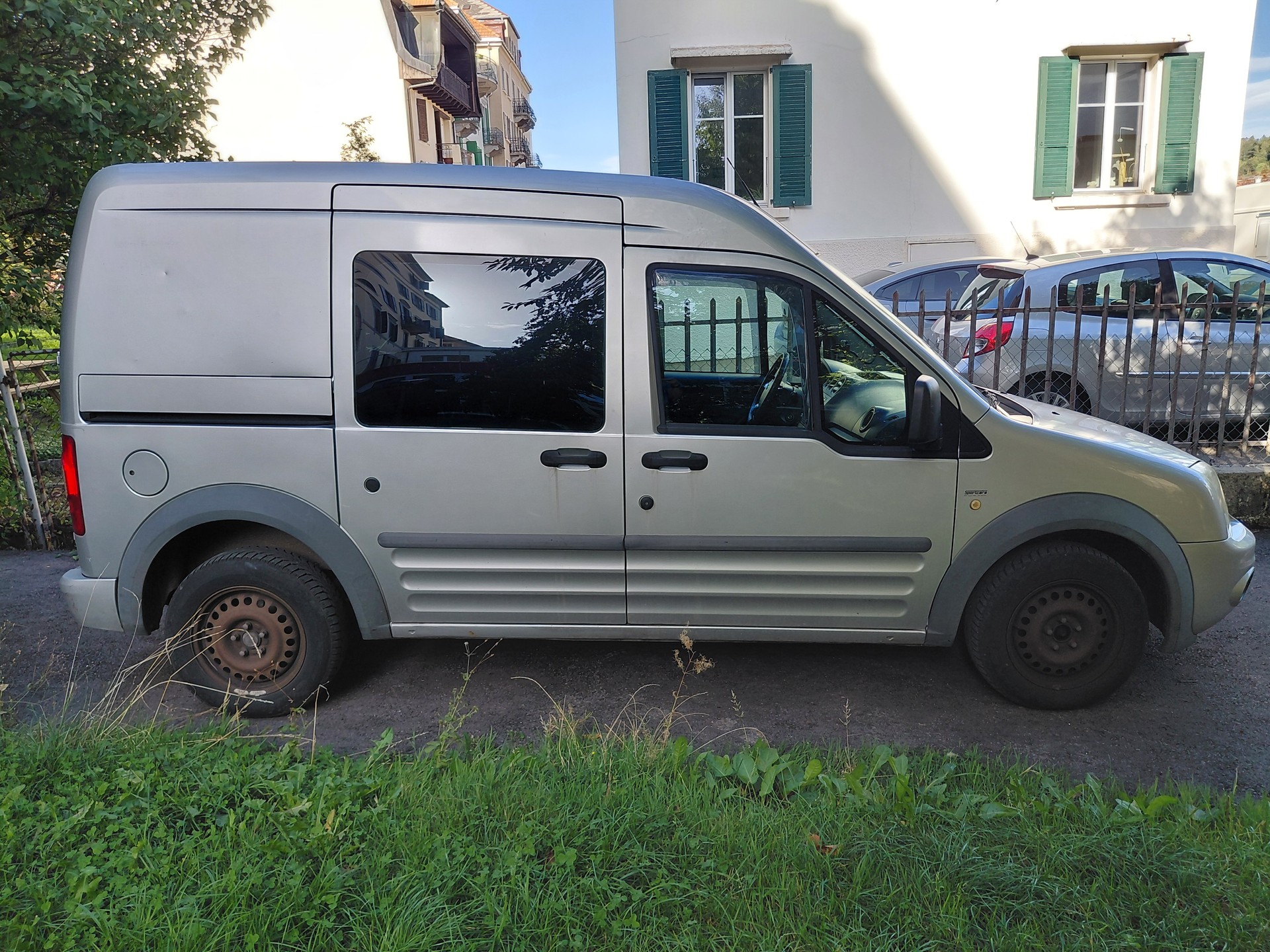 FORD 1.8 TDCi 90 230L-image-1