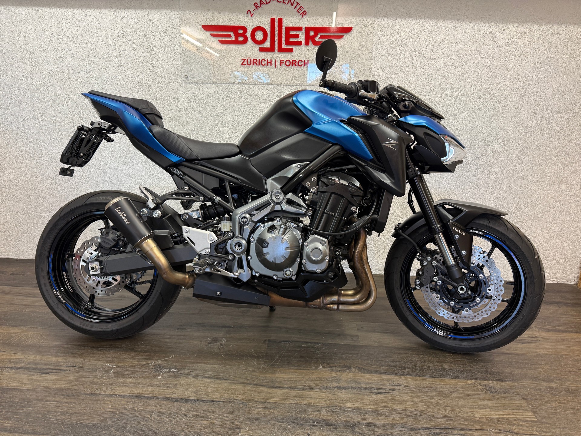 KAWASAKI Z 900-showroom-element-1