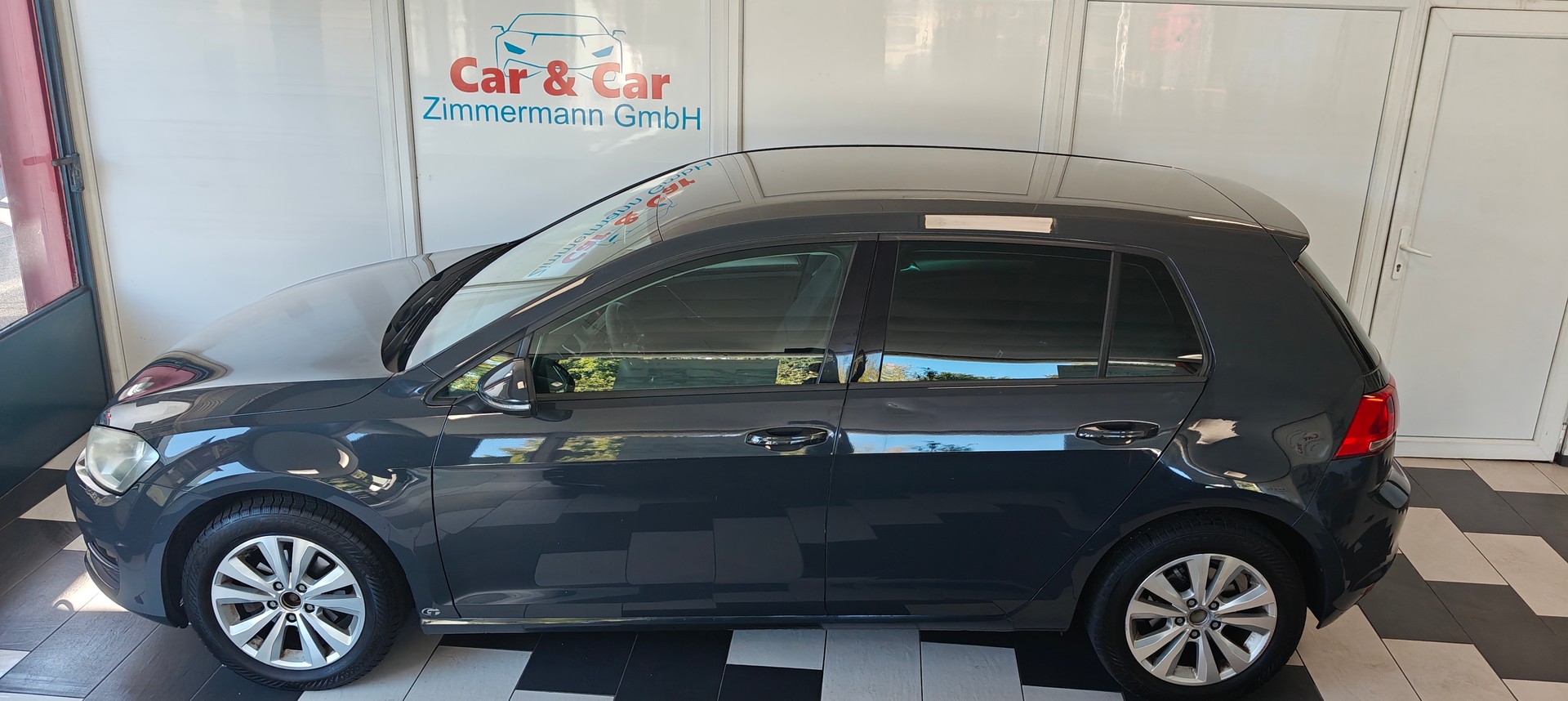 VW Golf 1.2 TSI Trendline-image-1