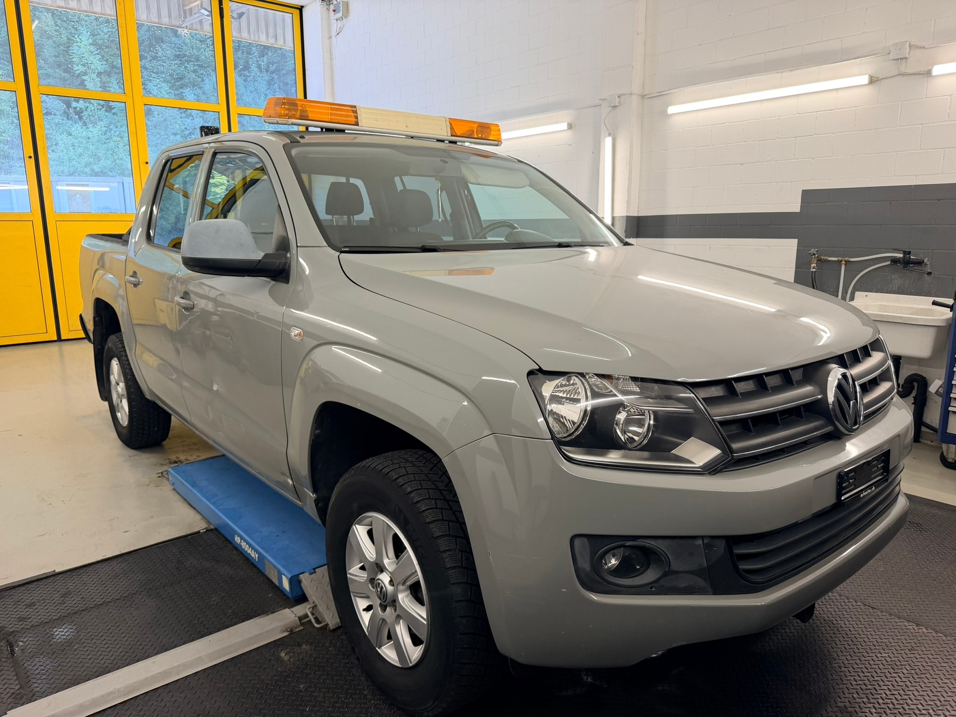 VW Amarok 2.0 BiTDI Startline 4Motion permanent A-image-2