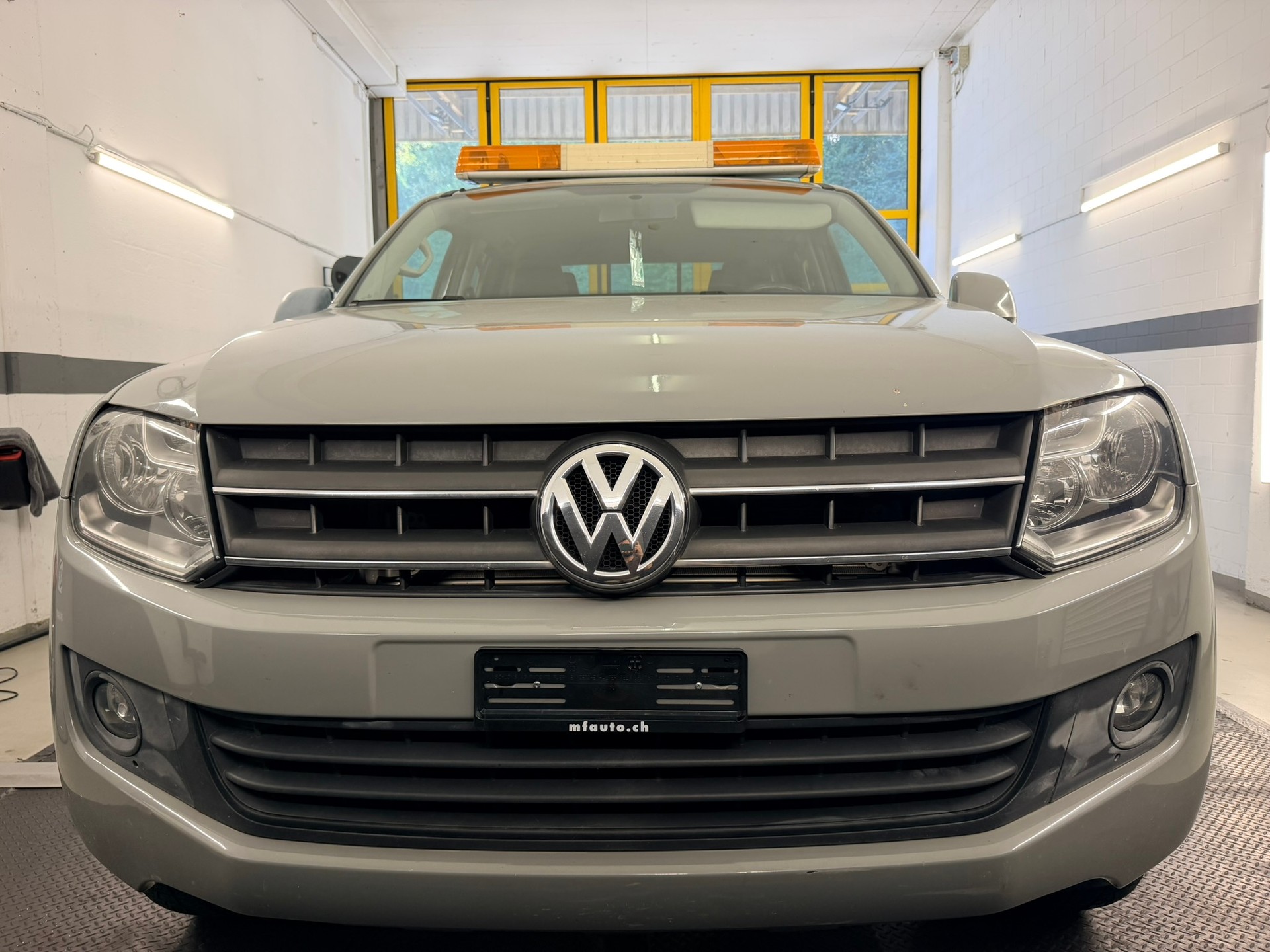 VW Amarok 2.0 BiTDI Startline 4Motion permanent A-image-1