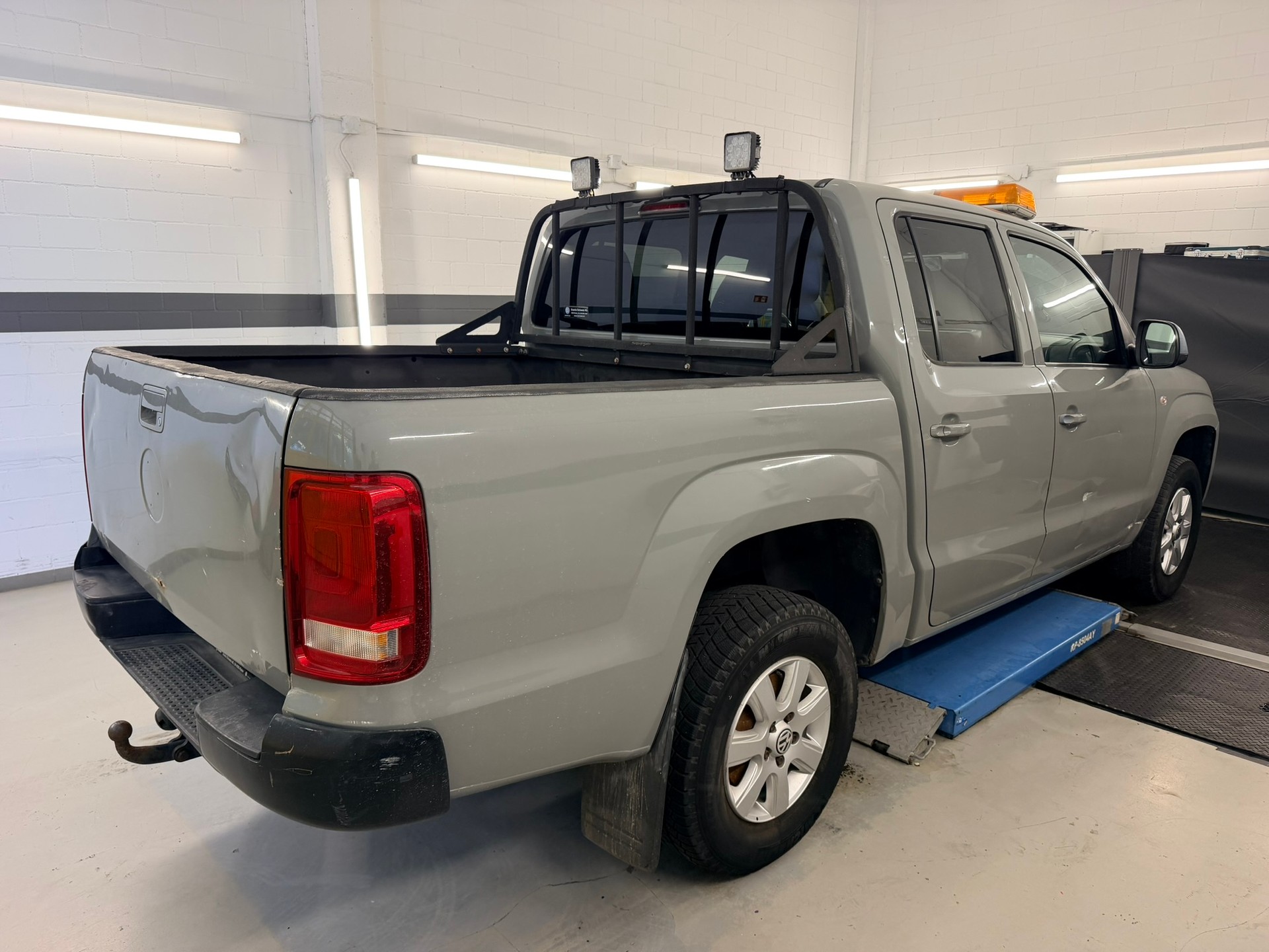 VW Amarok 2.0 BiTDI Startline 4Motion permanent A-image-3
