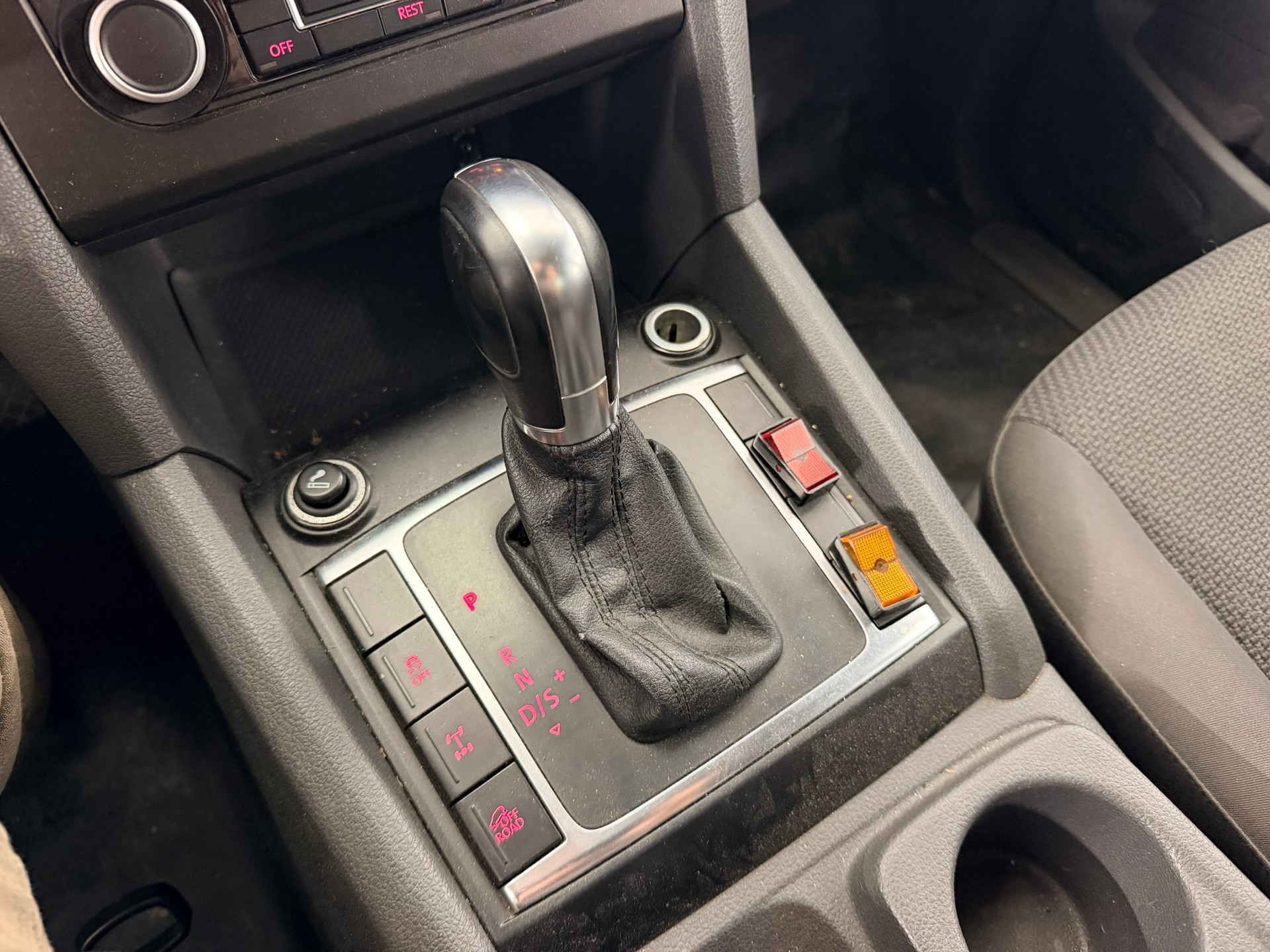 VW Amarok 2.0 BiTDI Startline 4Motion permanent A-image-13