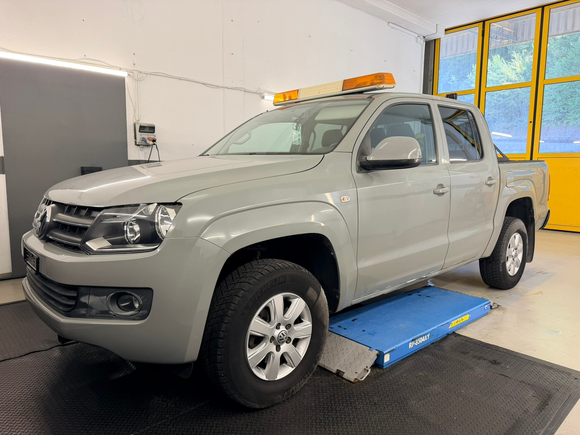 VW Amarok 2.0 BiTDI Startline 4Motion permanent A-image-0