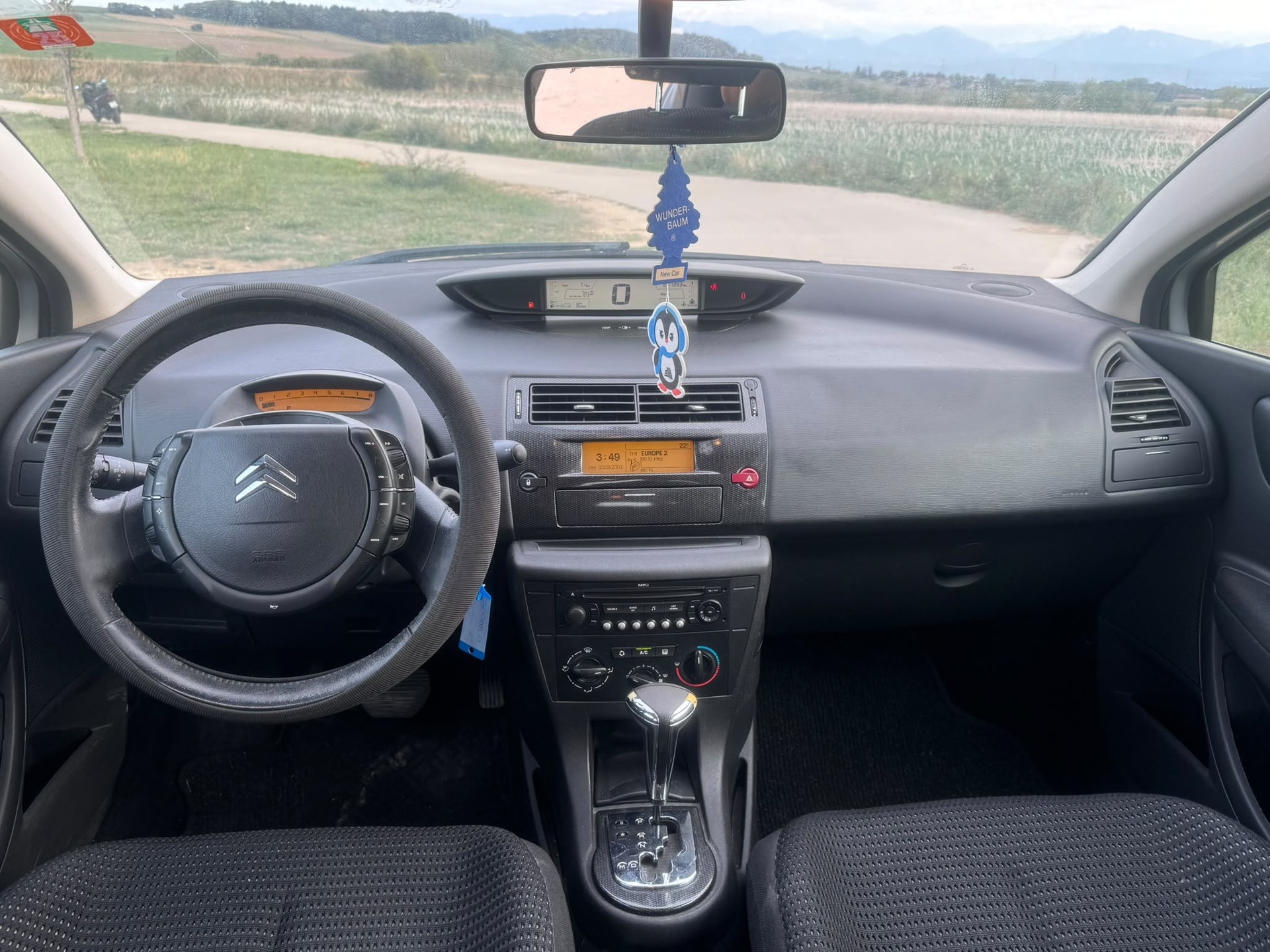 CITROEN C4 Berline 1.6i 16V VTR-image-5