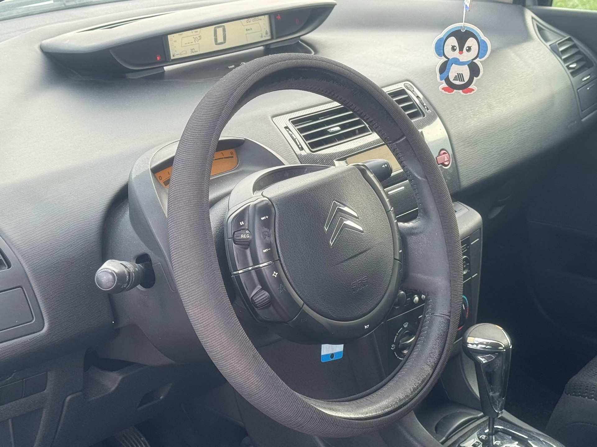 CITROEN C4 Berline 1.6i 16V VTR-image-6