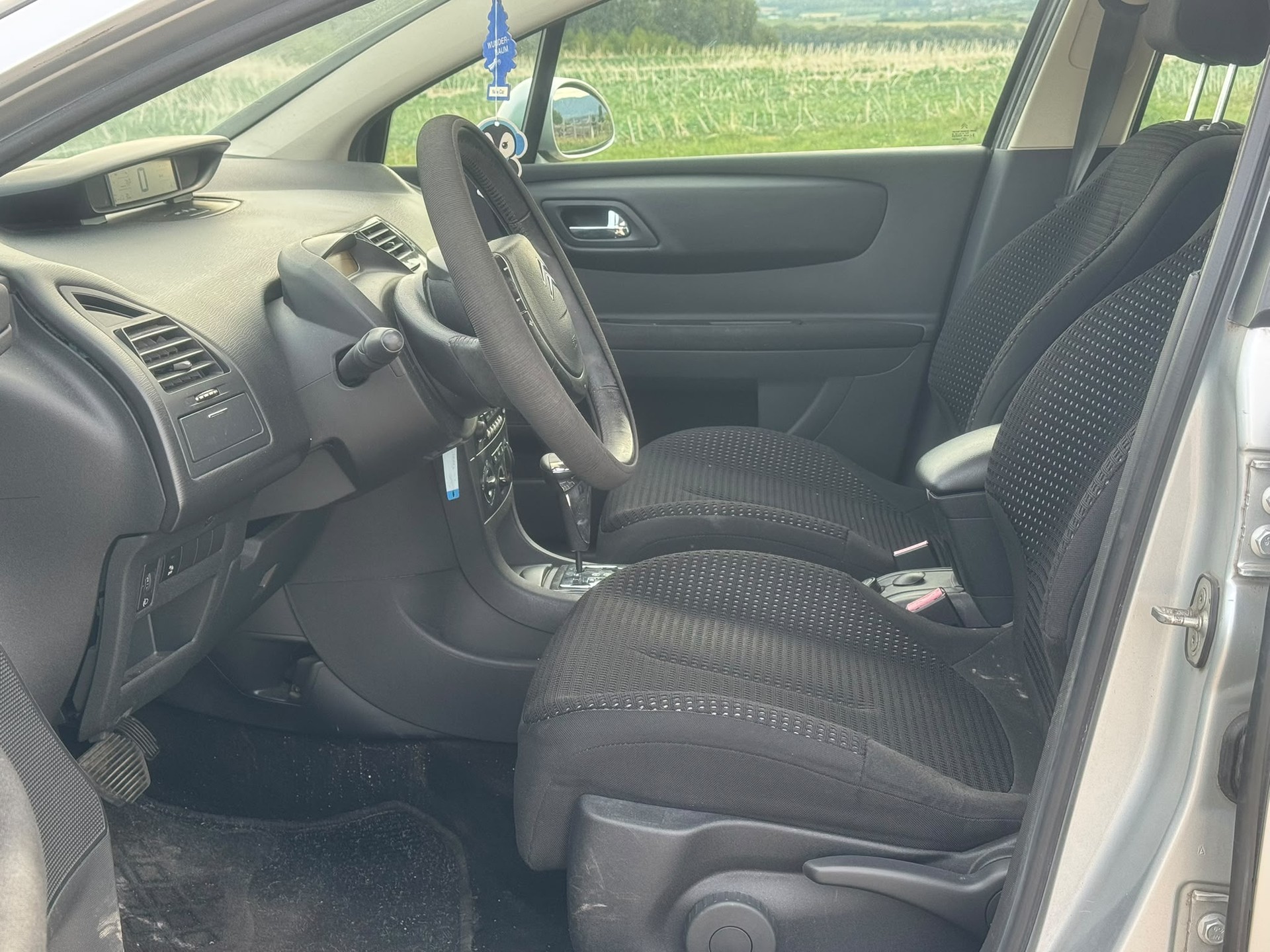 CITROEN C4 Berline 1.6i 16V VTR-image-7