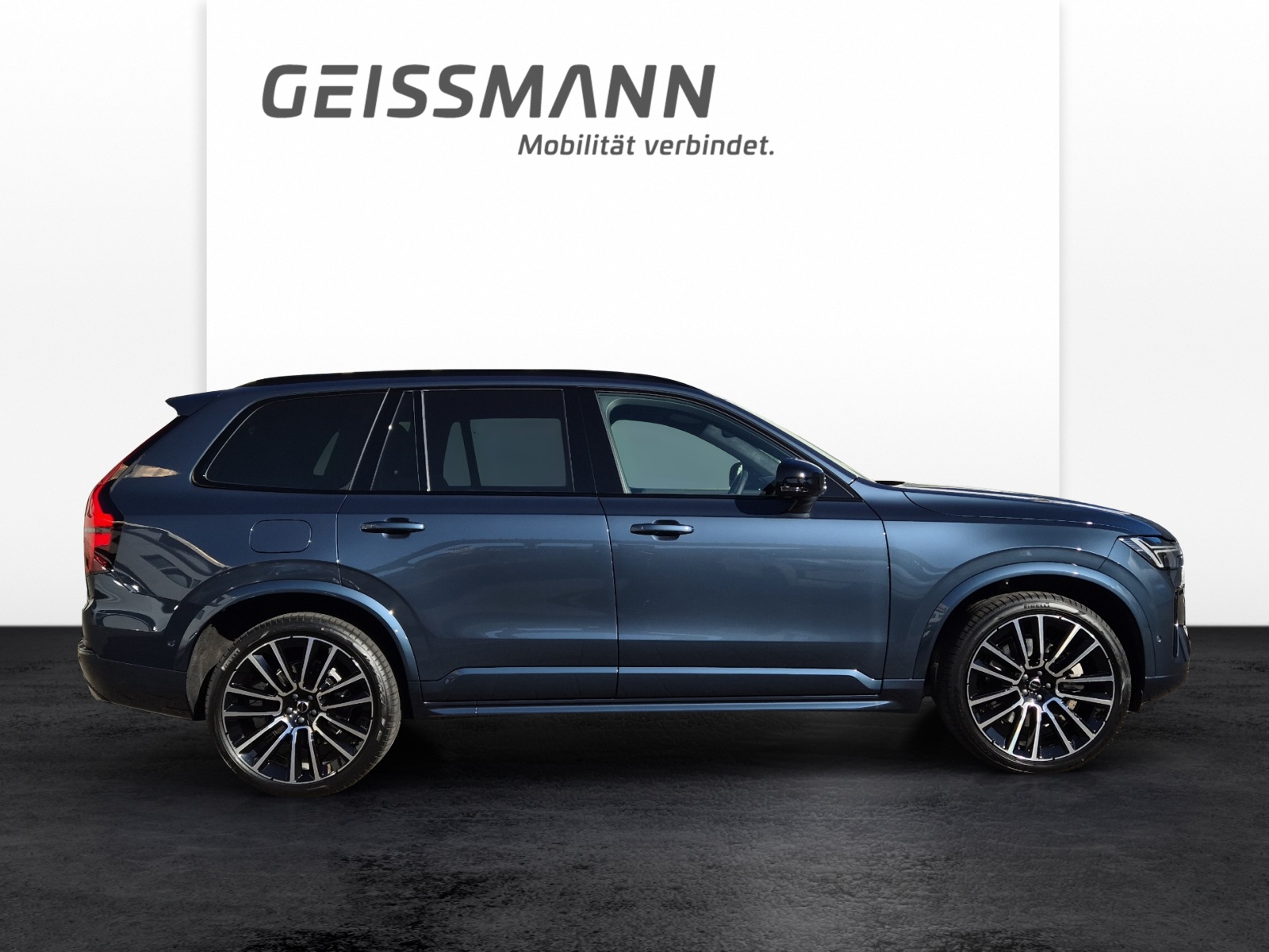 VOLVO XC90 2.0 T8 TE Black Edition eAWD-showroom-element-3