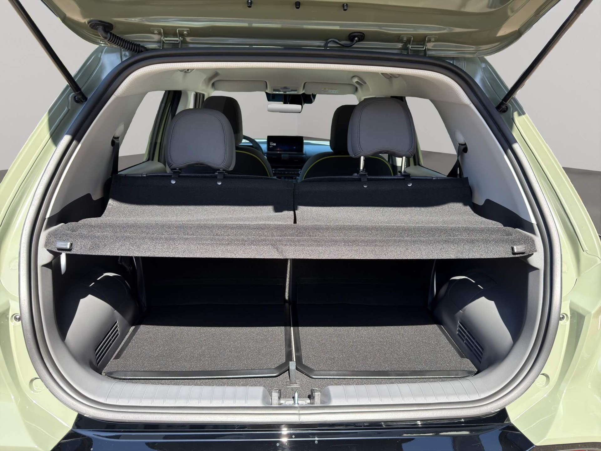 HYUNDAI Inster 49 kWh Electric Vertex Cross-image-10