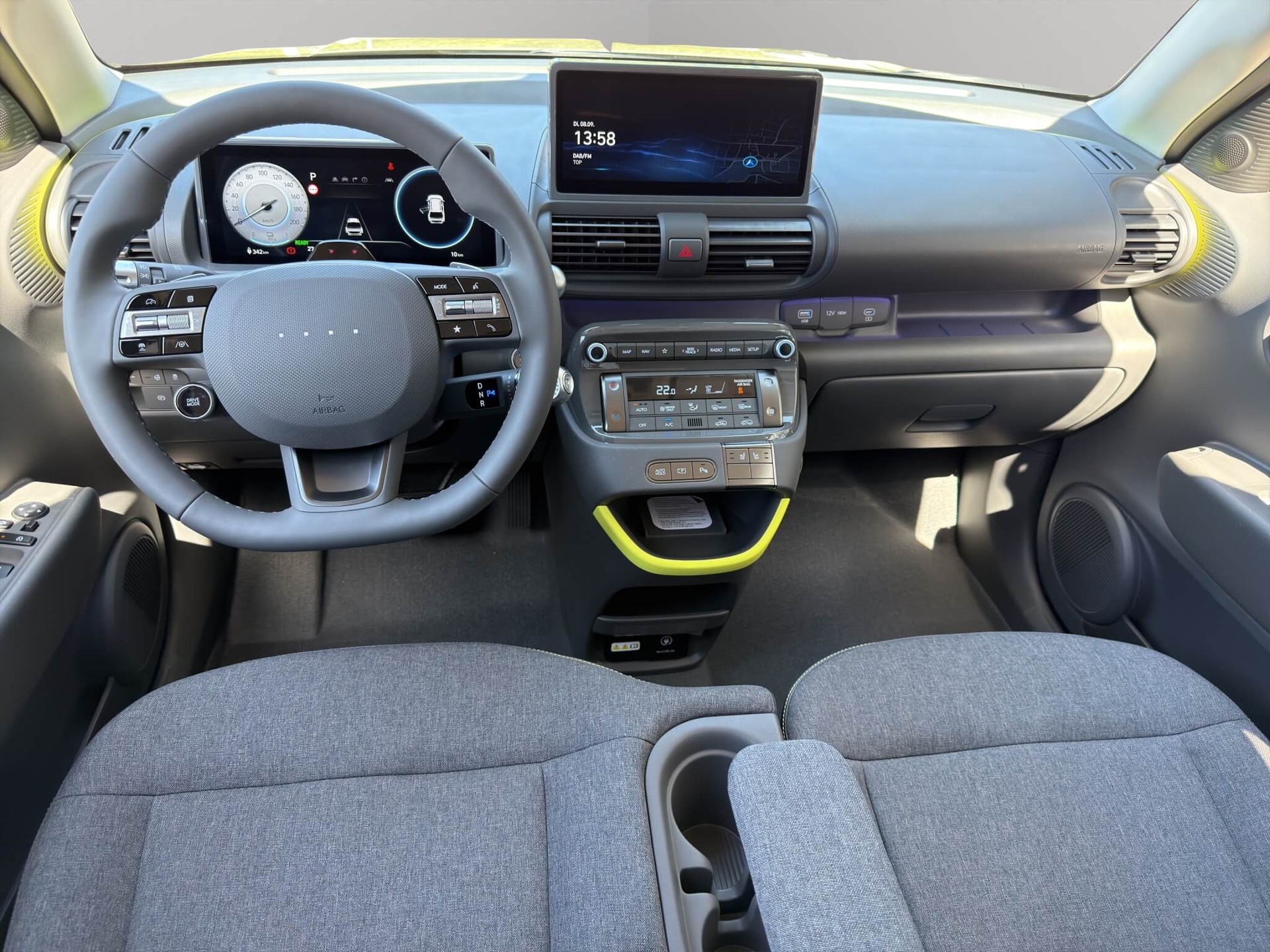 HYUNDAI Inster 49 kWh Electric Vertex Cross-image-8
