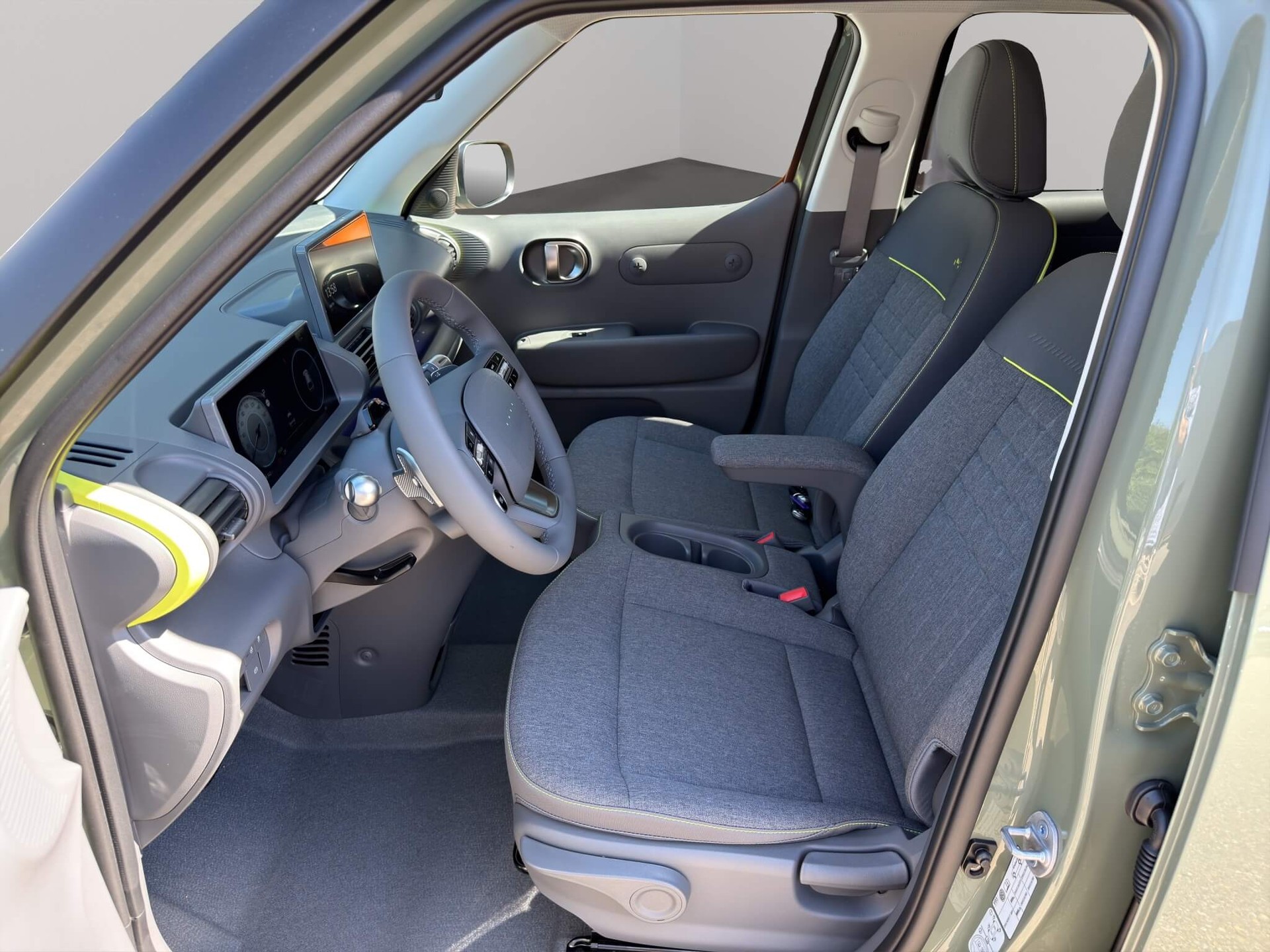 HYUNDAI Inster 49 kWh Electric Vertex Cross-image-5