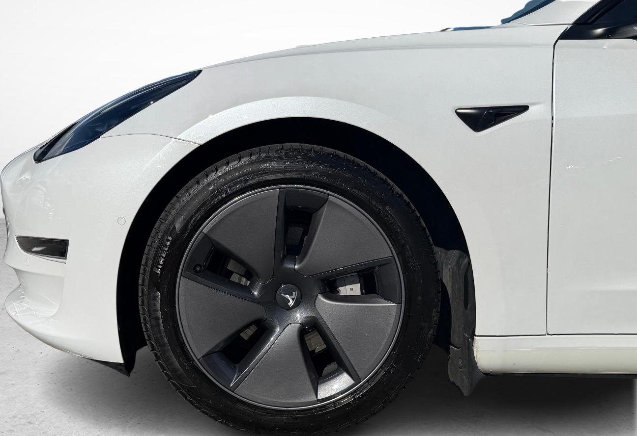 TESLA Model 3 Long Range D-image-10