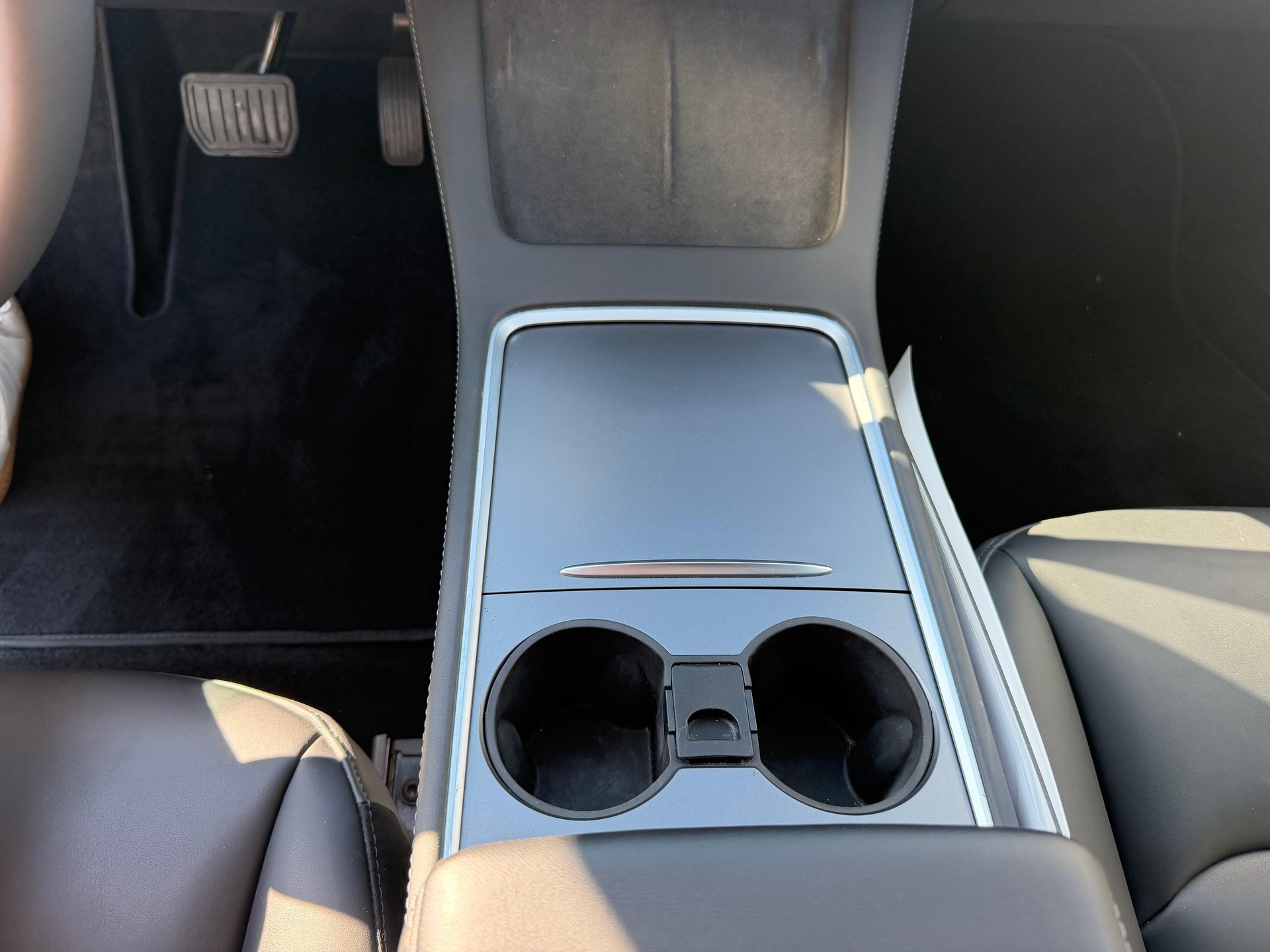 TESLA Model 3 Long Range D-image-5