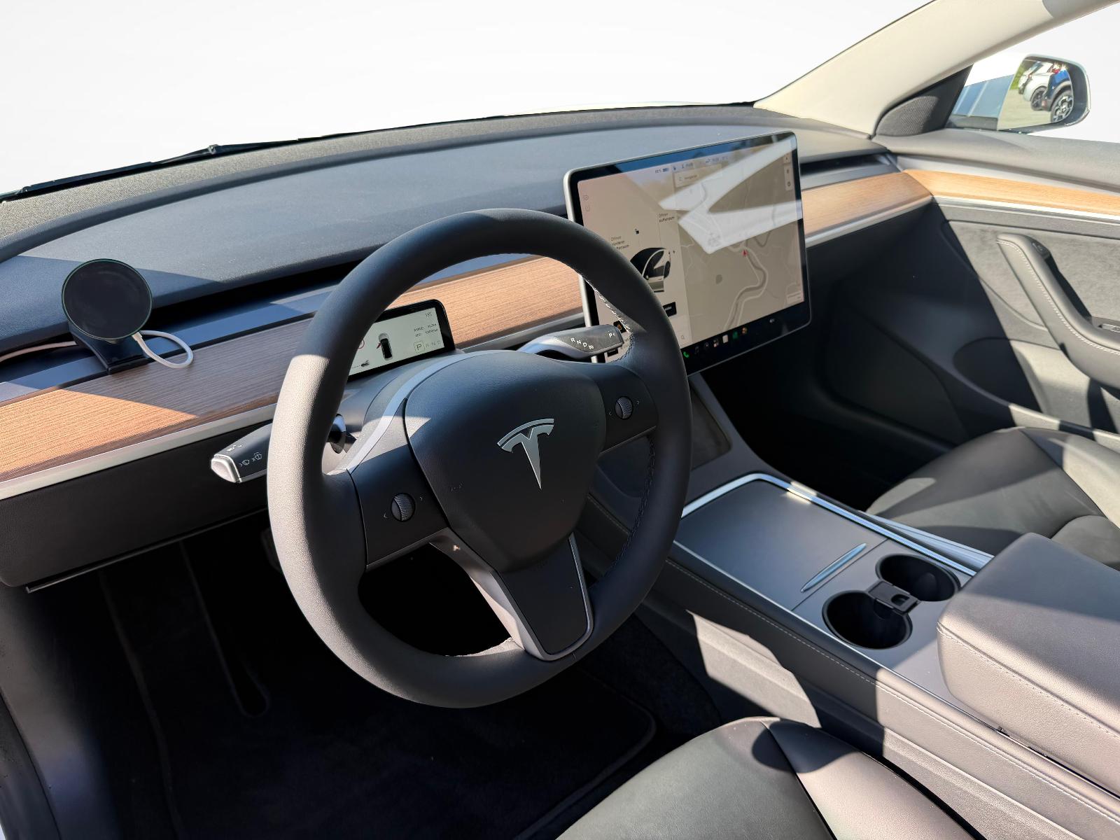 TESLA Model 3 Long Range D-image-2