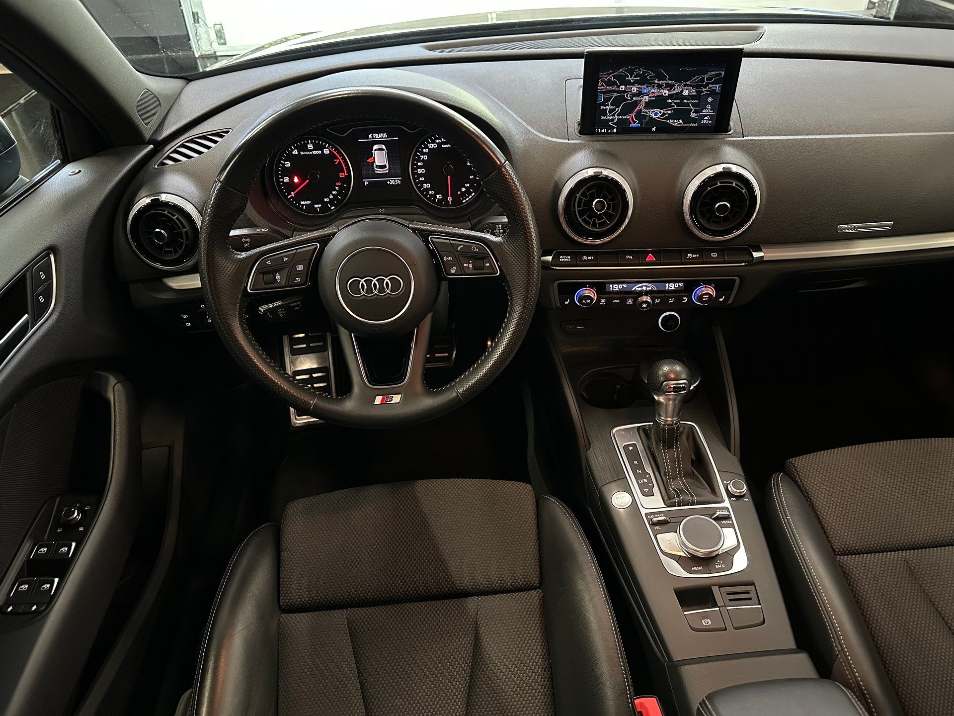 AUDI A3 Sportback 1.5 TFSI S-tronic Sport-image-10