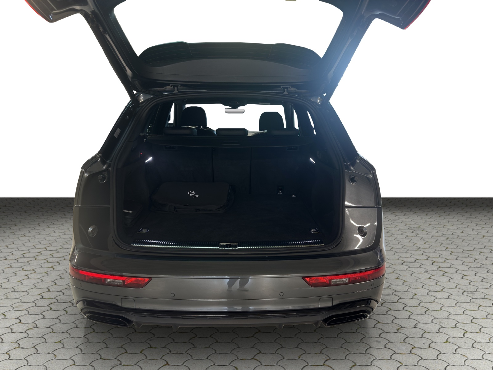 AUDI Q5 50 TFSI e PHEV S line quattro S-tronic-image-12