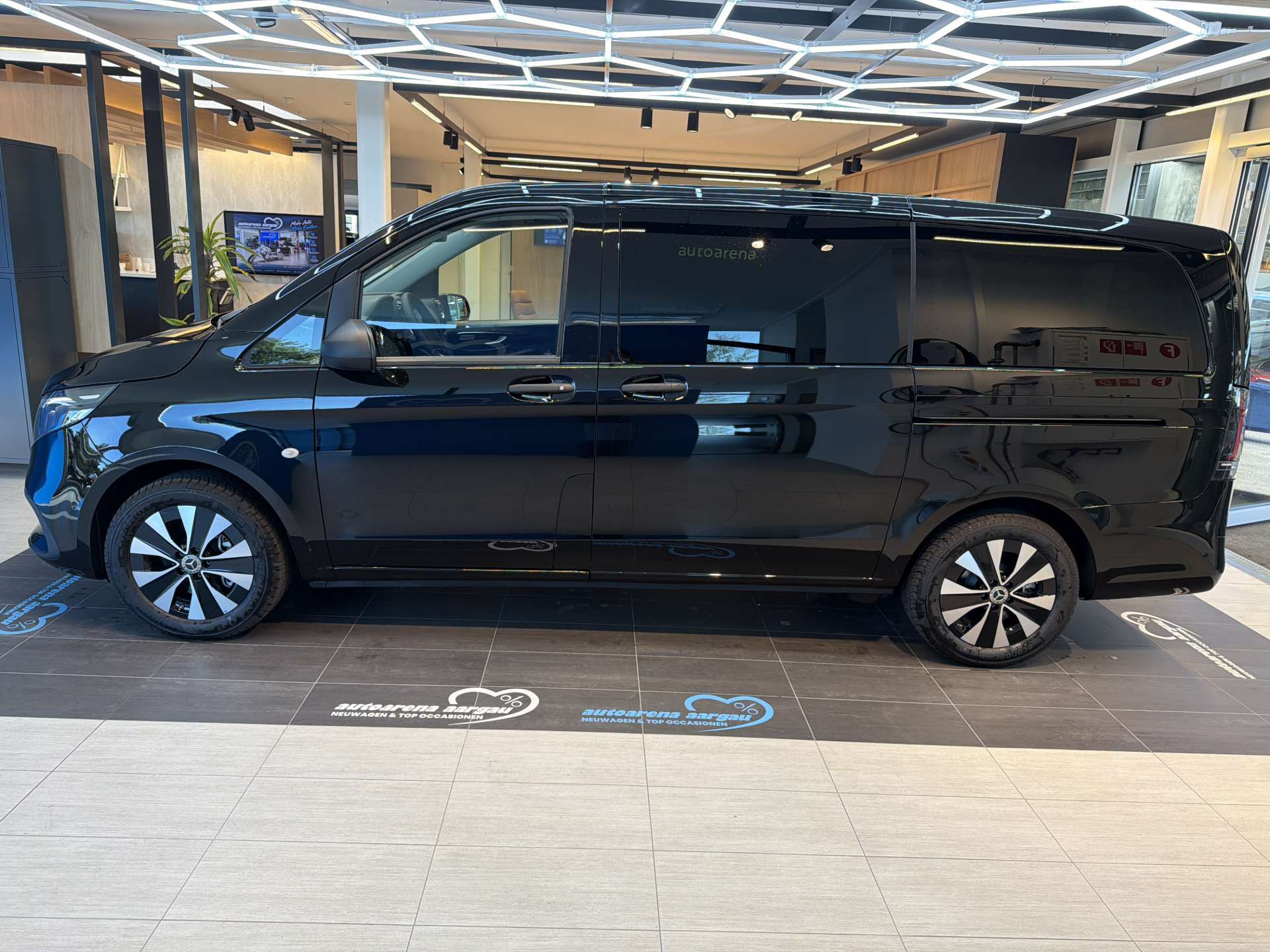 MERCEDES-BENZ Vito 116 CDi 9-Plätzer Lang Select Tourer G-Tr. Automat-image-13