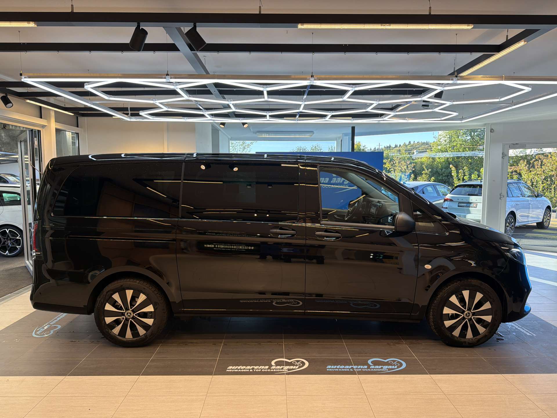 MERCEDES-BENZ Vito 116 CDi 9-Plätzer Lang Select Tourer G-Tr. Automat-image-11