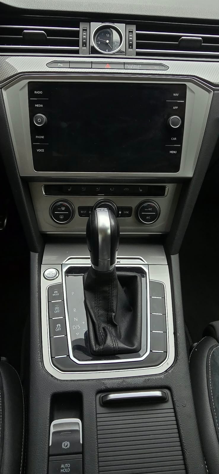 VW Passat Alltrack 2.0 TDI BMT 4Motion DSG-image-9