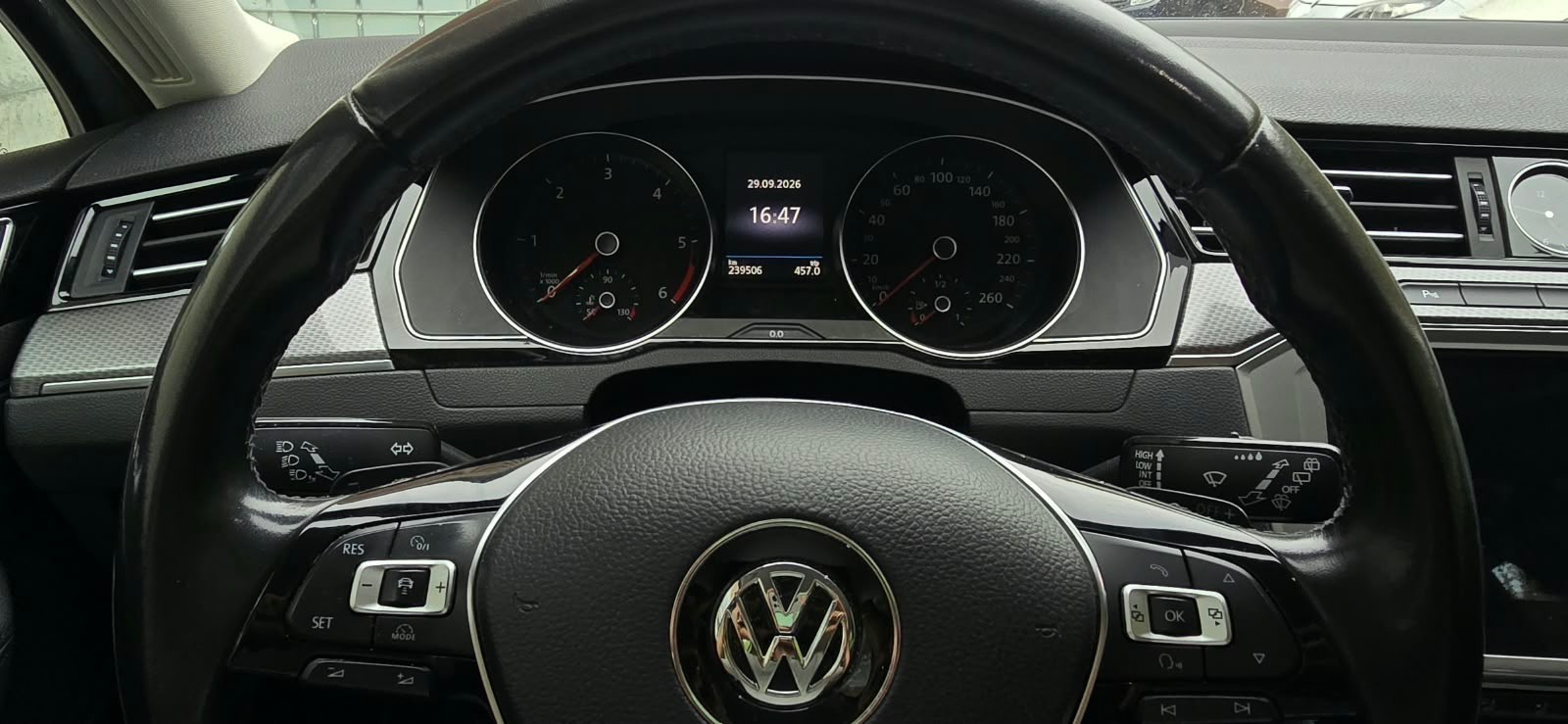 VW Passat Alltrack 2.0 TDI BMT 4Motion DSG-image-10