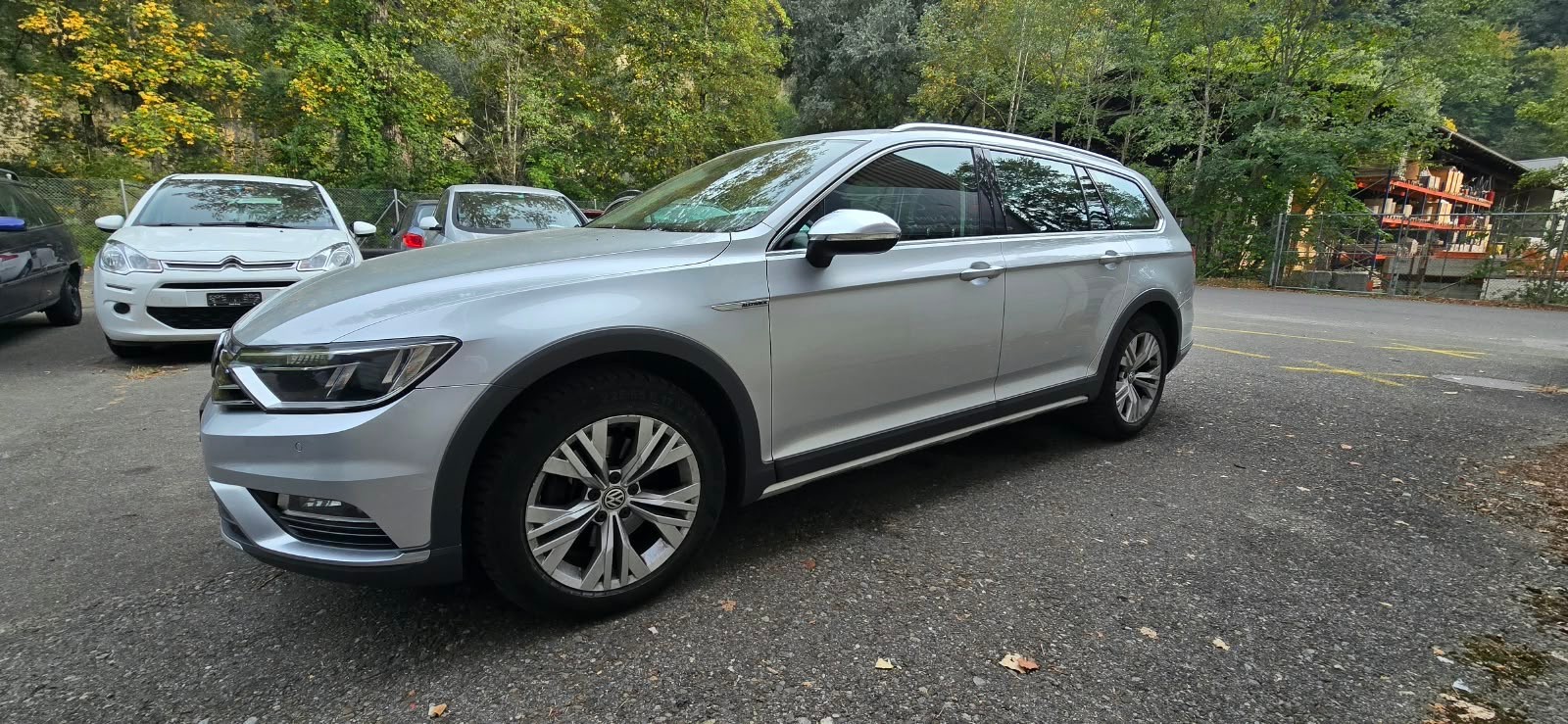 VW Passat Alltrack 2.0 TDI BMT 4Motion DSG-image-2