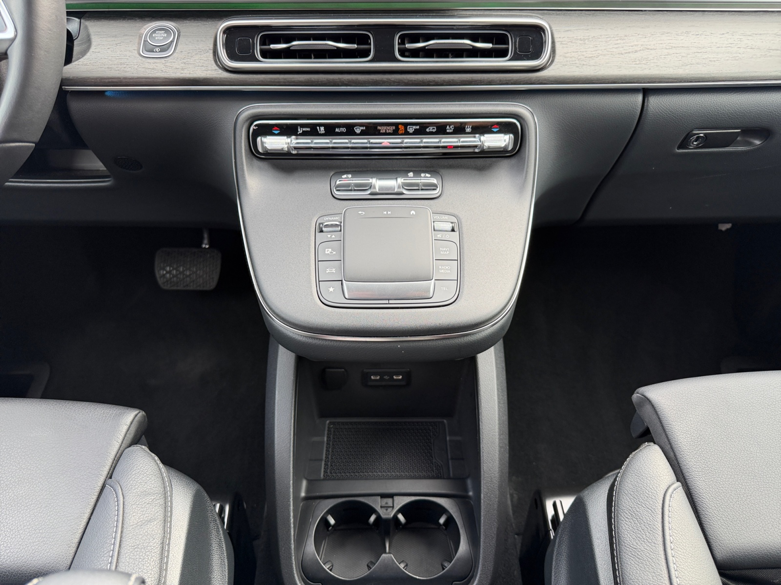 MERCEDES-BENZ V 300 d extralang Avantgarde 4Matic 8-Plätzer-image-14