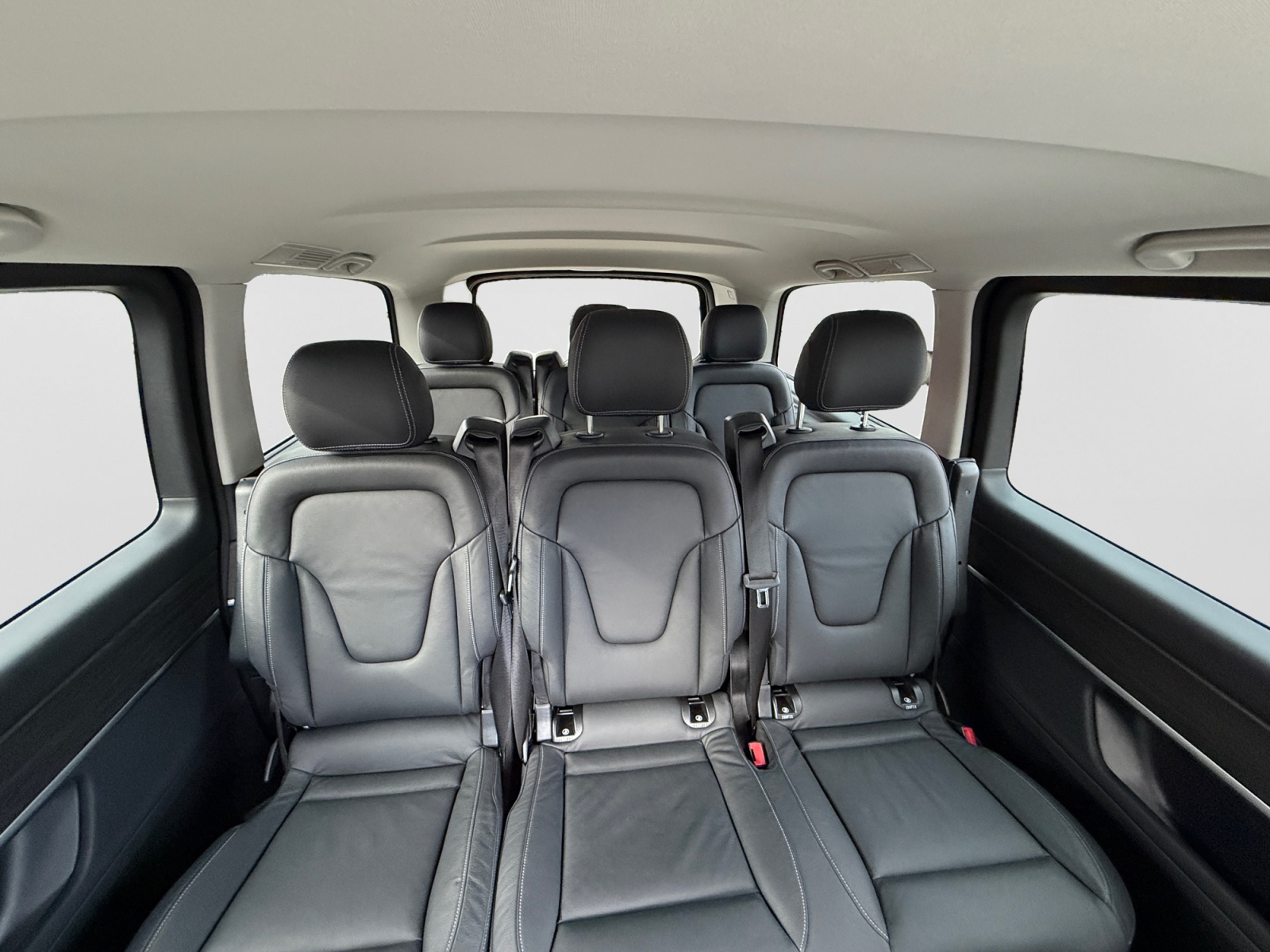 MERCEDES-BENZ V 300 d extralang Avantgarde 4Matic 8-Plätzer-image-17