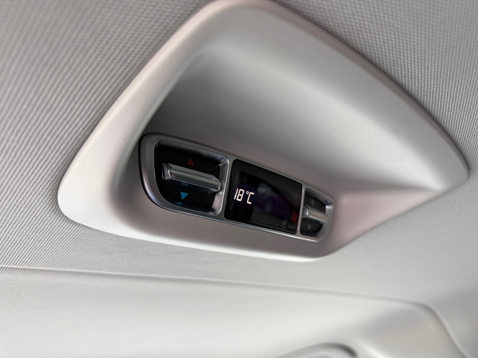 MERCEDES-BENZ V 300 d extralang Avantgarde 4Matic 8-Plätzer-image-25