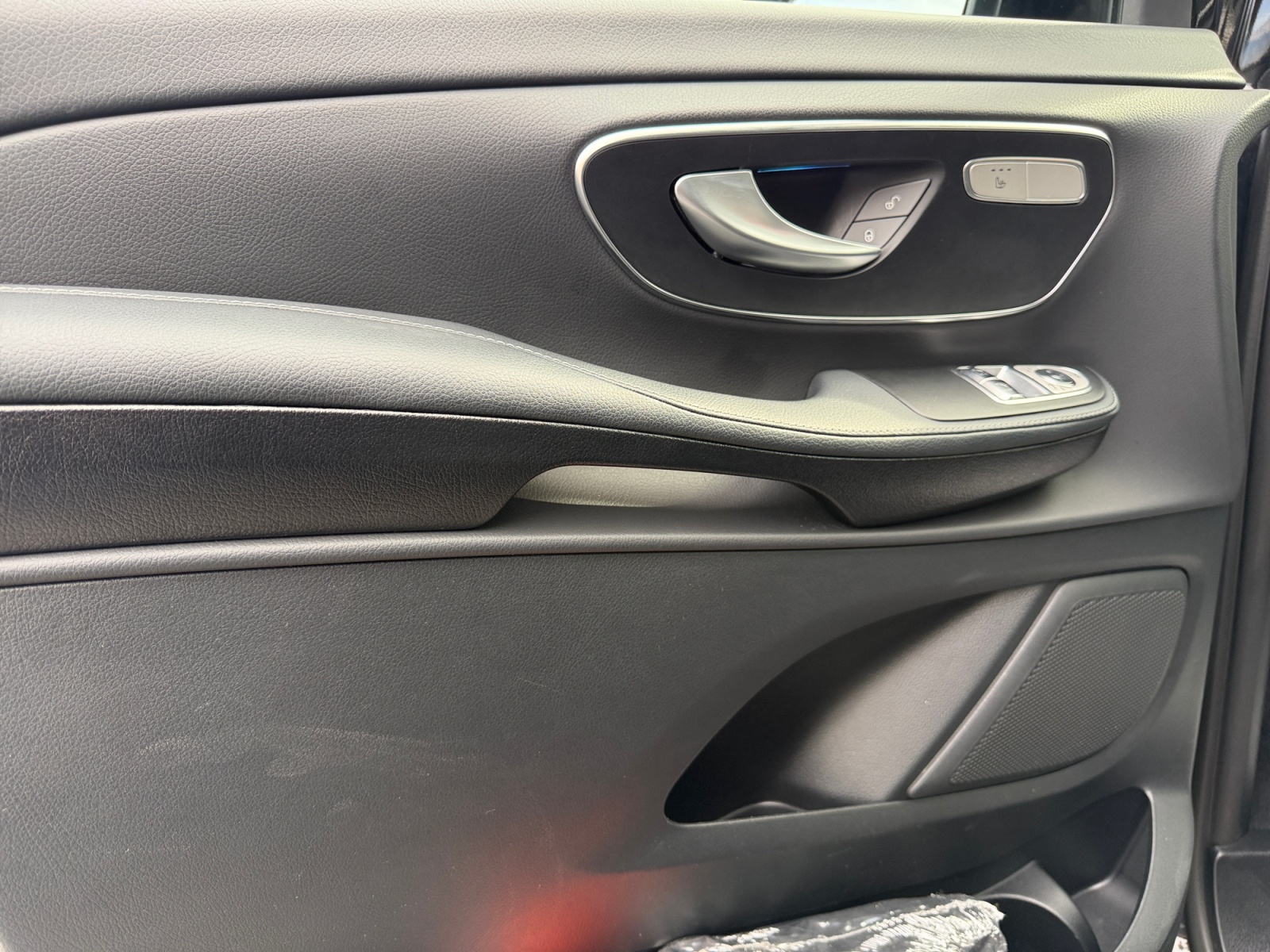 MERCEDES-BENZ V 300 d extralang Avantgarde 4Matic 8-Plätzer-image-10