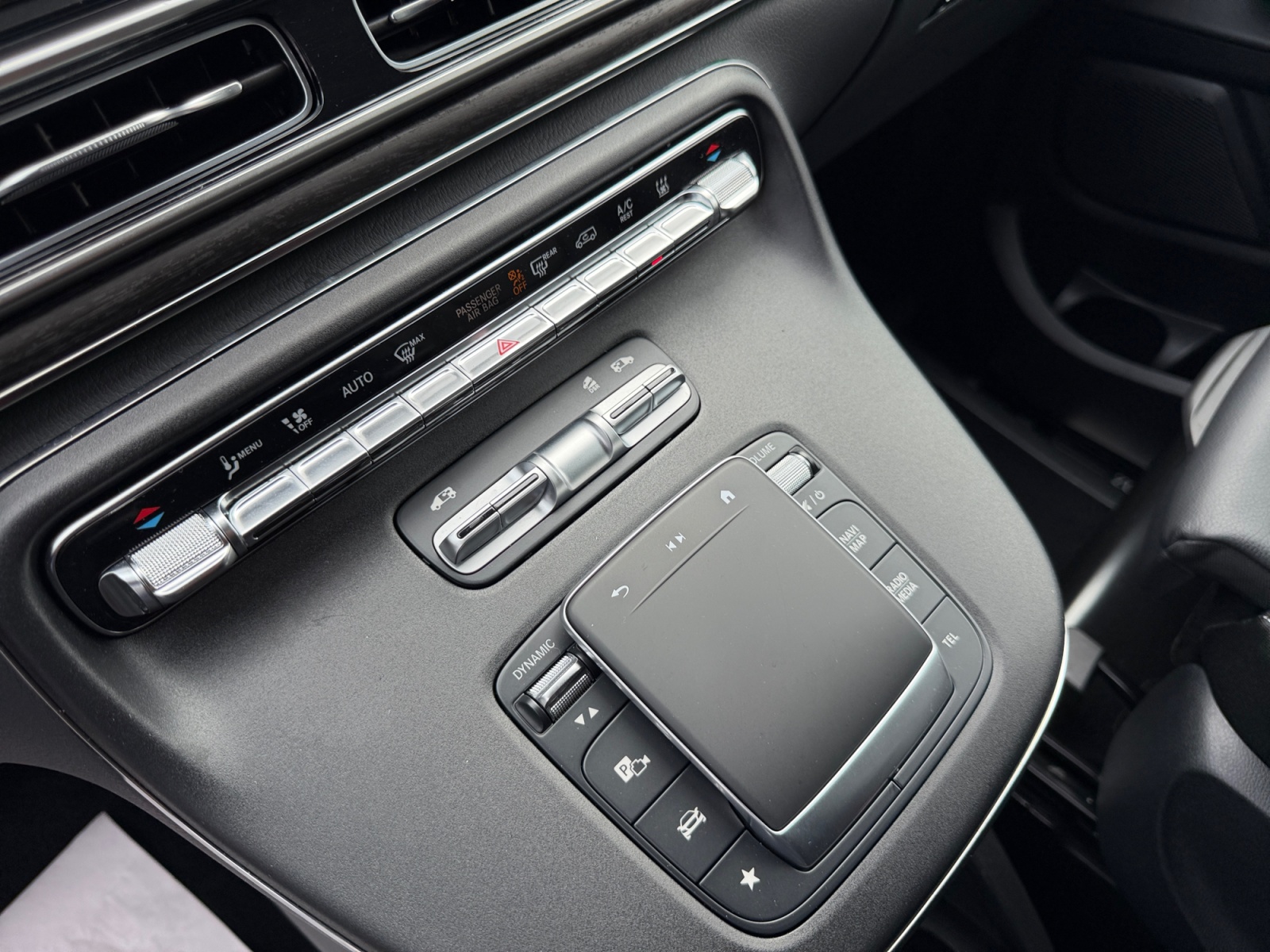 MERCEDES-BENZ V 300 d extralang Avantgarde 4Matic 8-Plätzer-image-27
