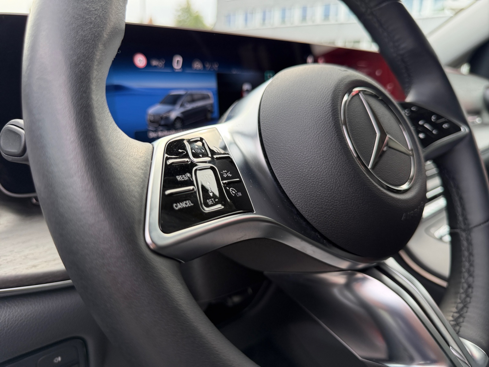 MERCEDES-BENZ V 300 d extralang Avantgarde 4Matic 8-Plätzer-image-24