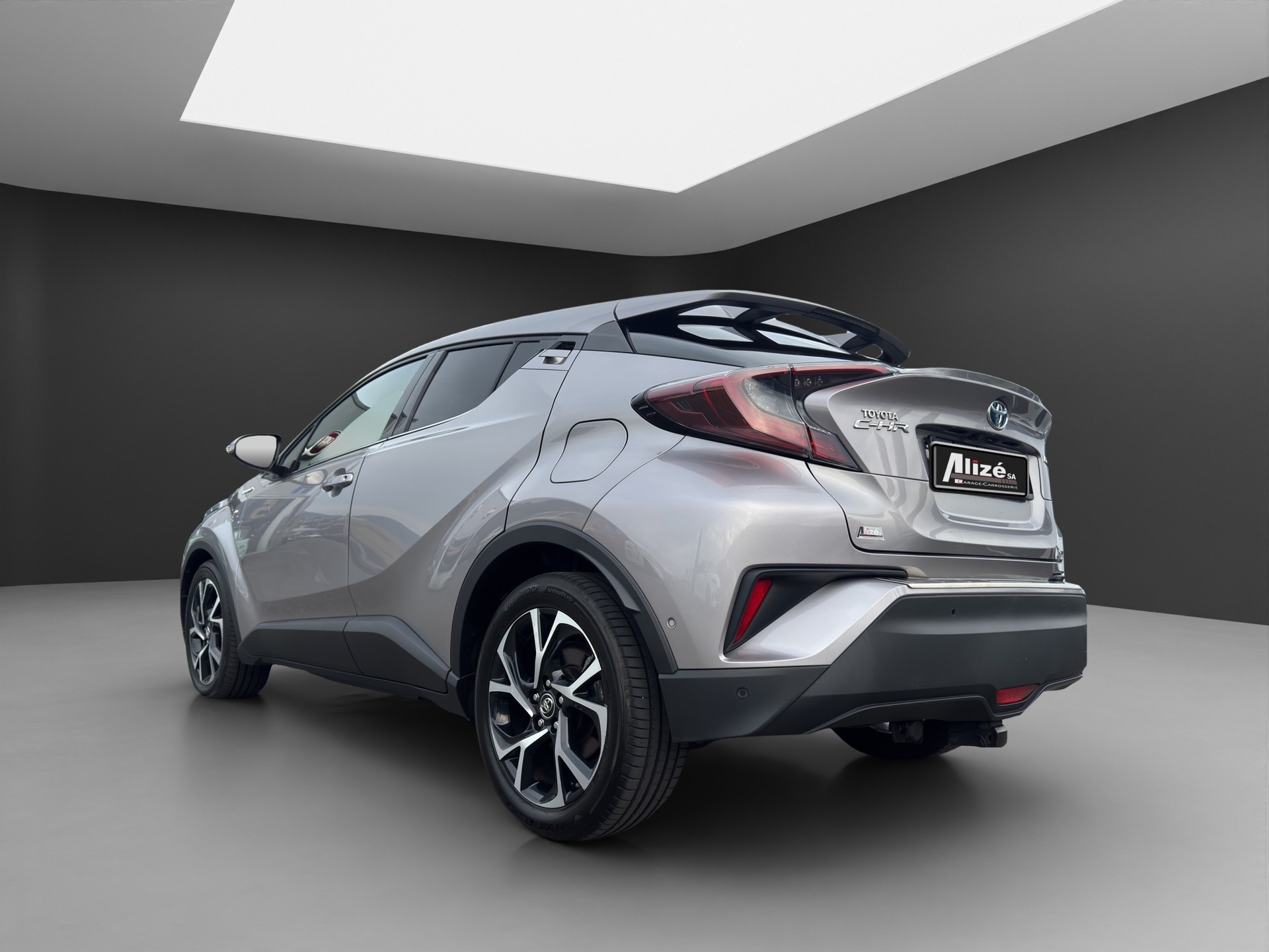 TOYOTA C-HR 1.8 HSD CVT Trend-image-4