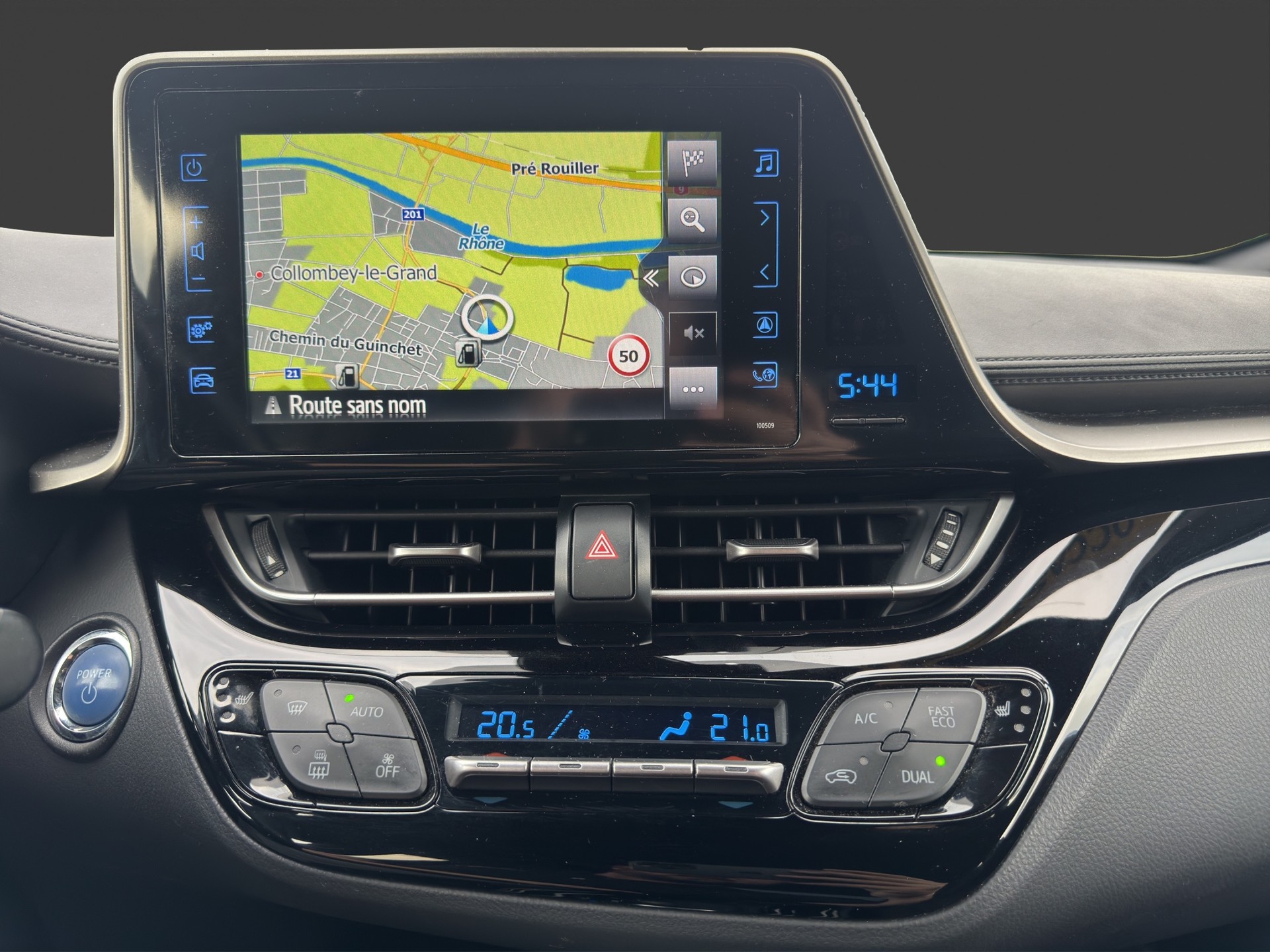 TOYOTA C-HR 1.8 HSD CVT Trend-image-12