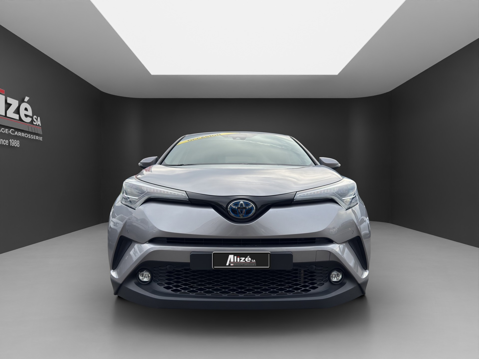 TOYOTA C-HR 1.8 HSD CVT Trend-image-1