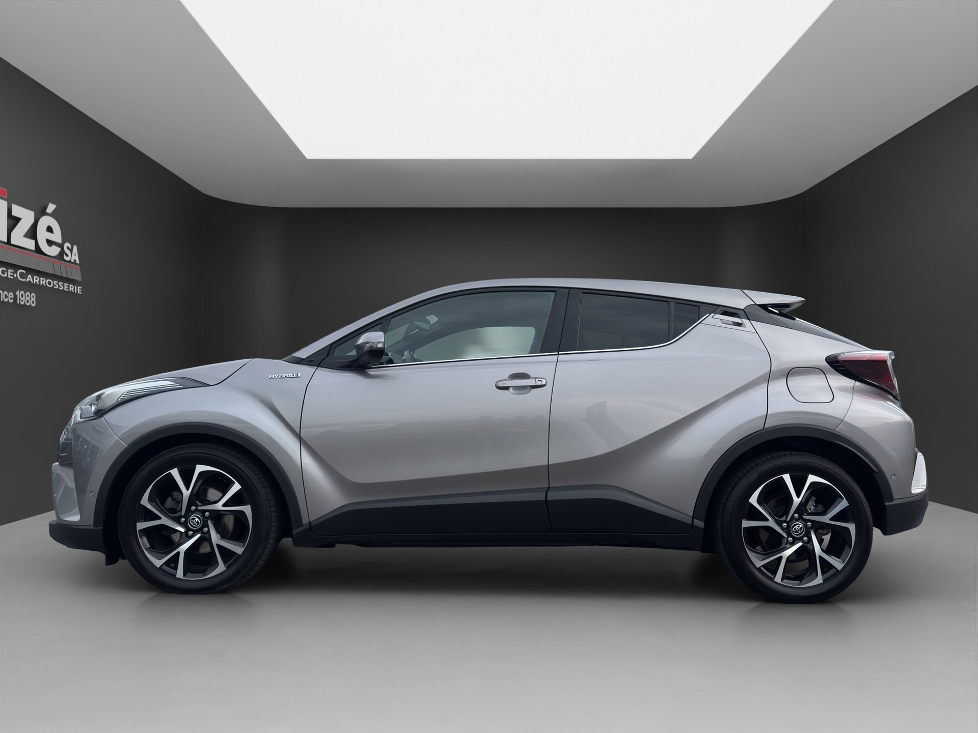 TOYOTA C-HR 1.8 HSD CVT Trend-image-3