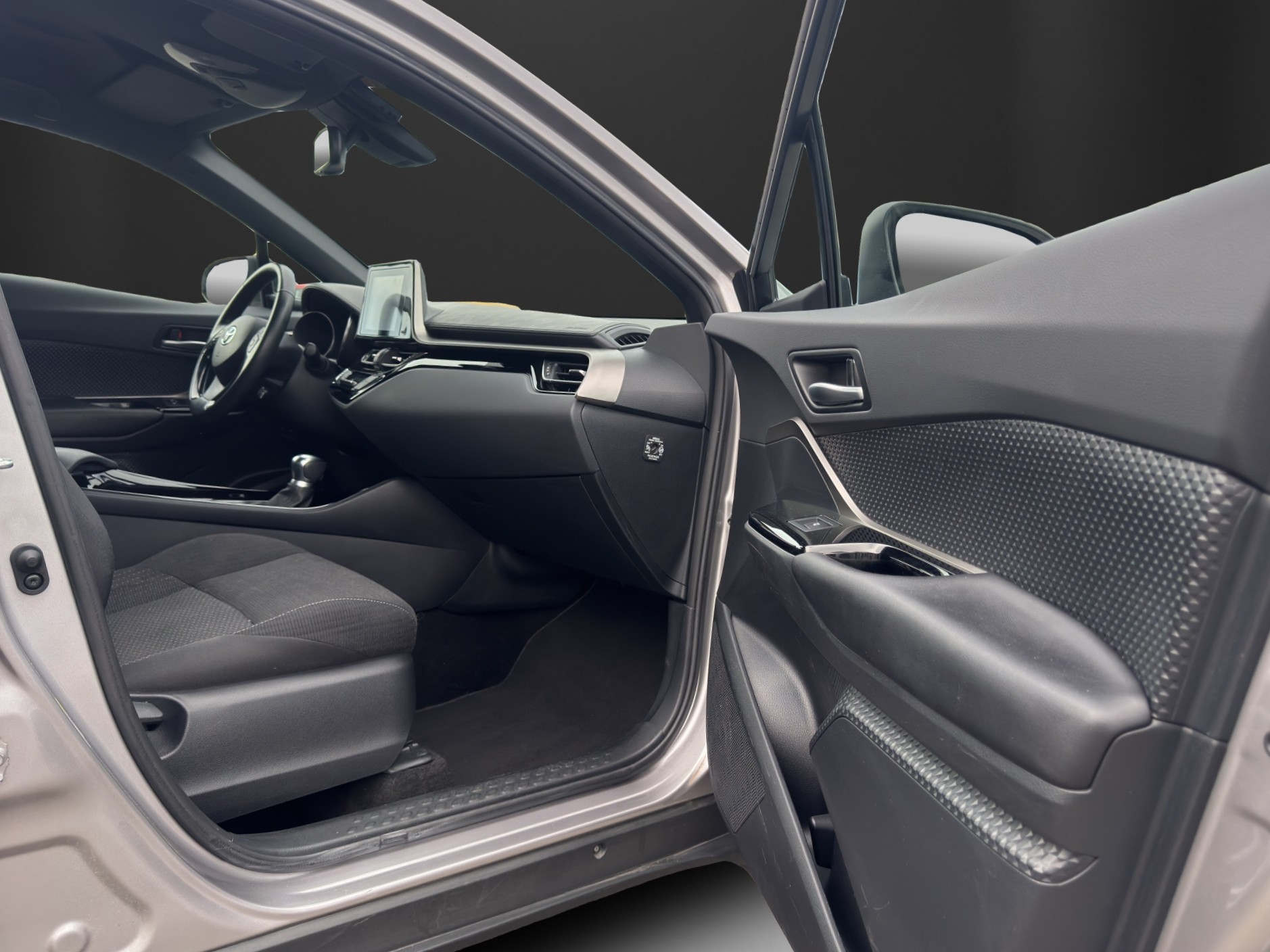 TOYOTA C-HR 1.8 HSD CVT Trend-image-15