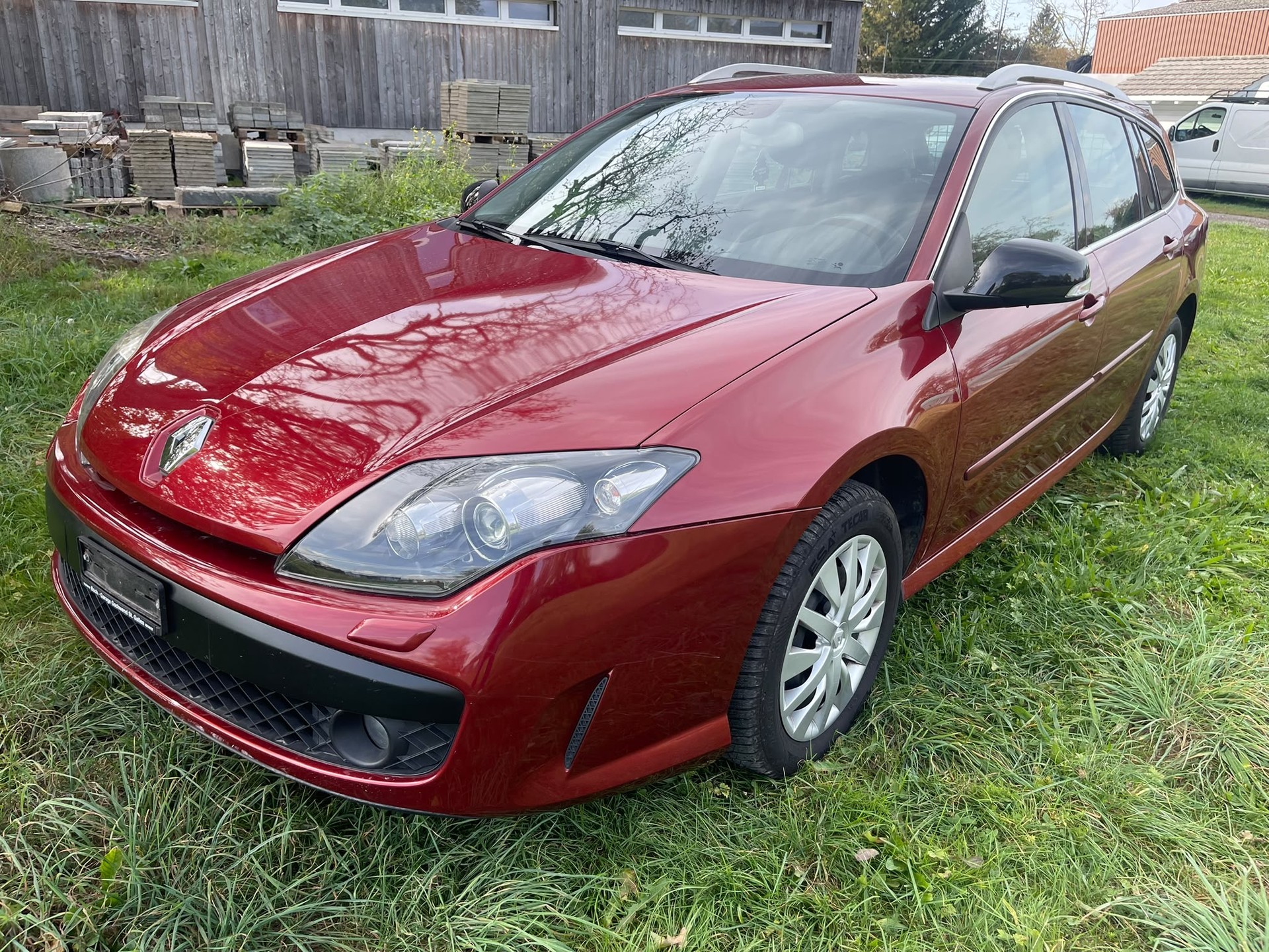 RENAULT Laguna Grandtour 2.0 16V T Dynamique Automatic-image-0