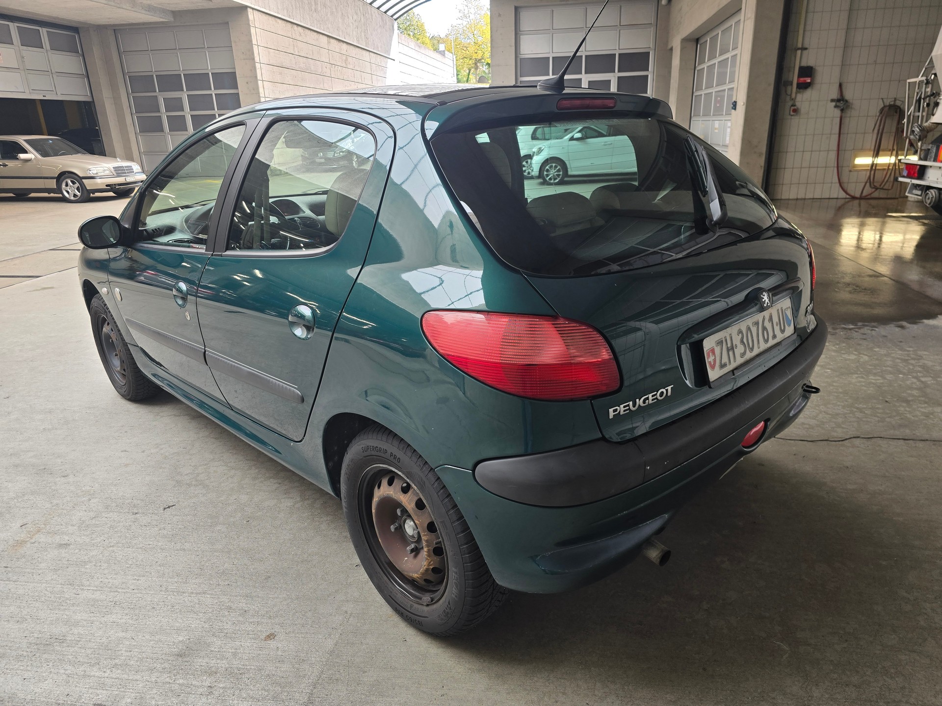 PEUGEOT 206 1.6 16V (XT) Premium-image-3