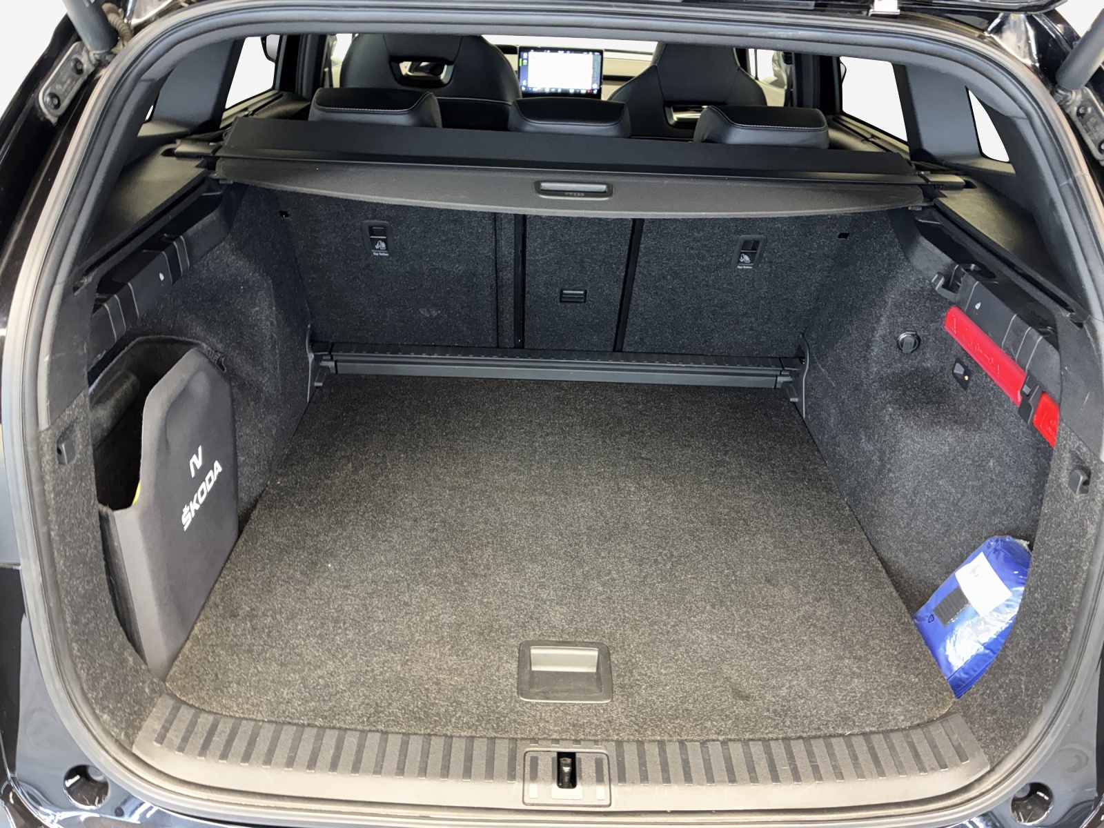 SKODA Enyaq iV 80 SportLine Ultra-image-12