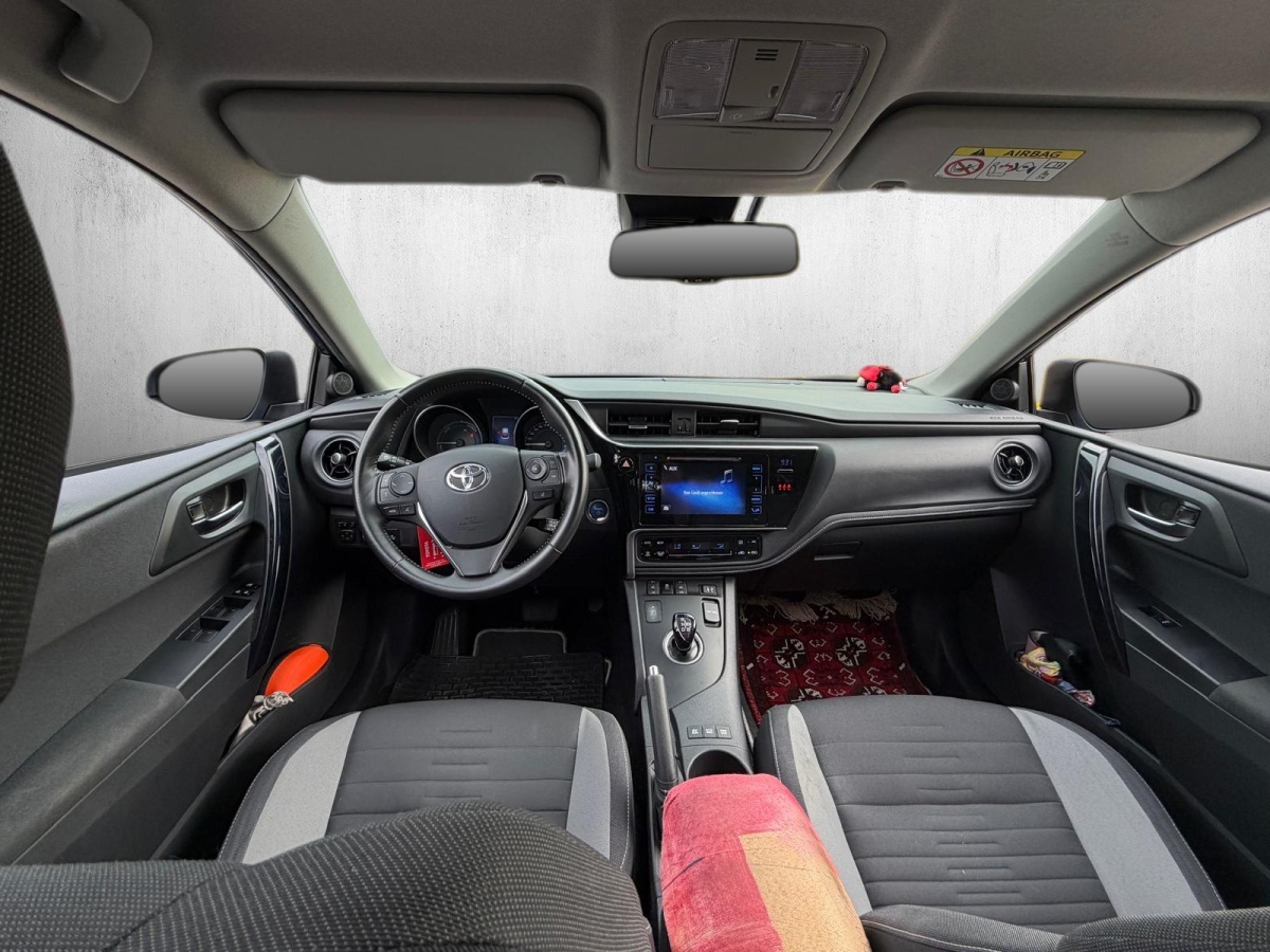 TOYOTA Auris 1.8 HSD Trend e-CVT-image-8