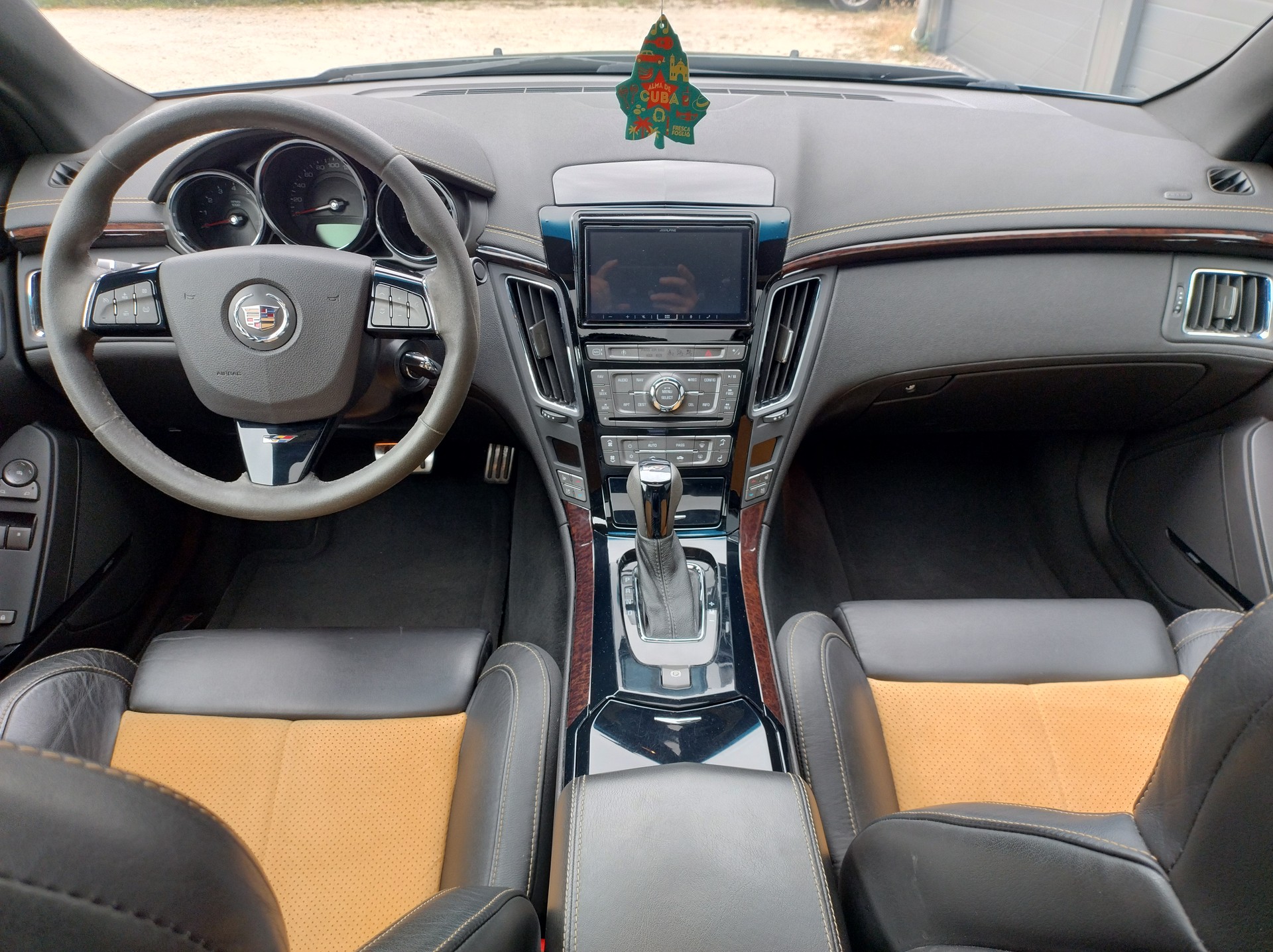 CADILLAC 6.2 V8 Supercharged-image-10