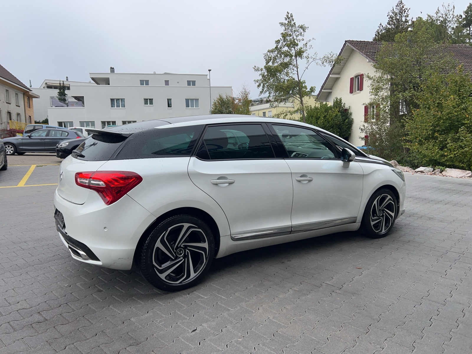 DS AUTOMOBILES DS5 HYbrid4 200 Sport Chic EGS6-image-3
