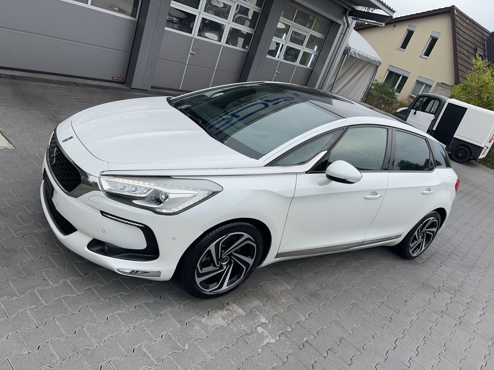 DS AUTOMOBILES DS5 HYbrid4 200 Sport Chic EGS6-image-13